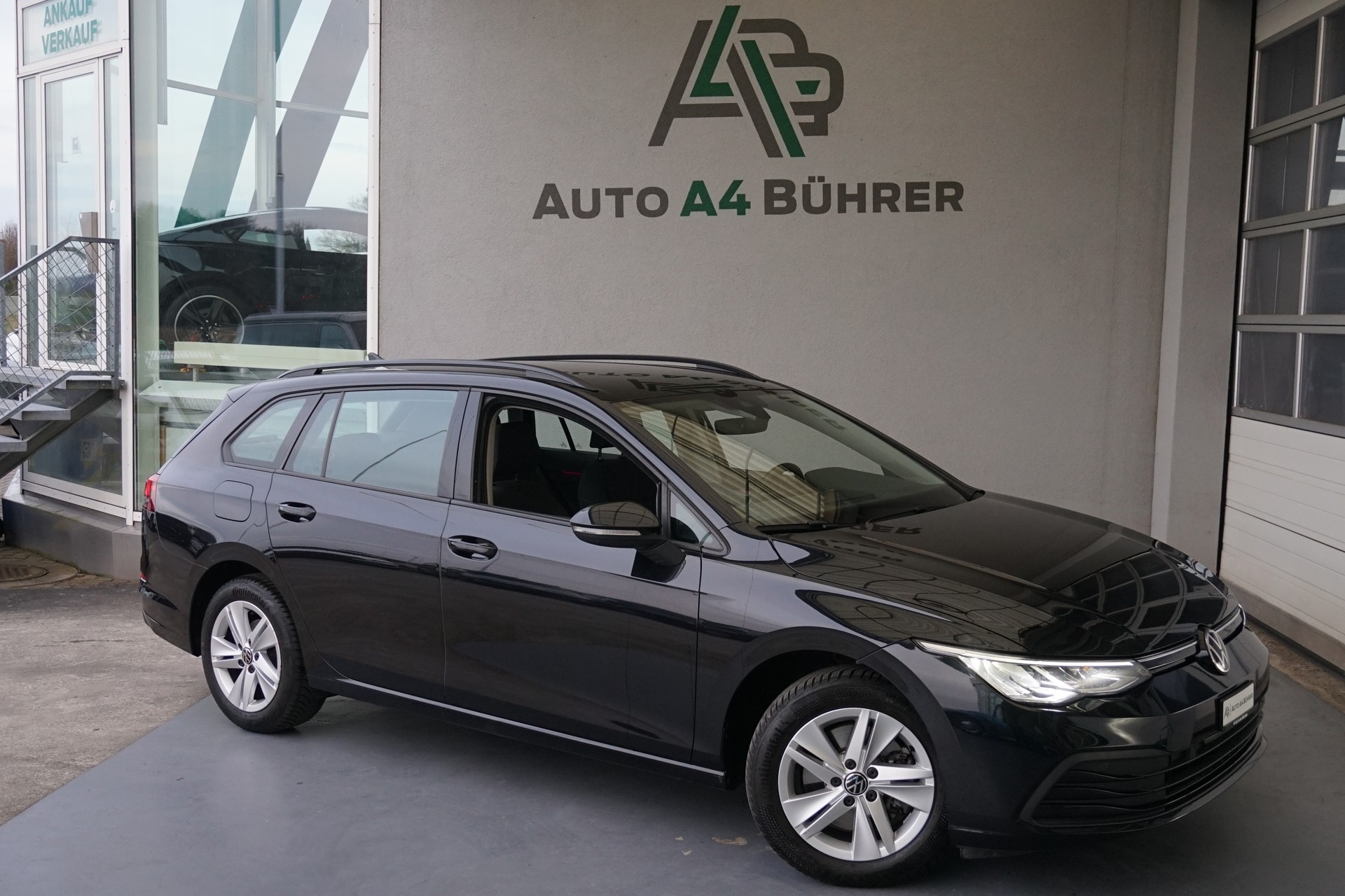 VW Golf 8 Variant 2.0 TDI Life DSG-Automat "aus erster Hand+ CH-Auto"-image-1