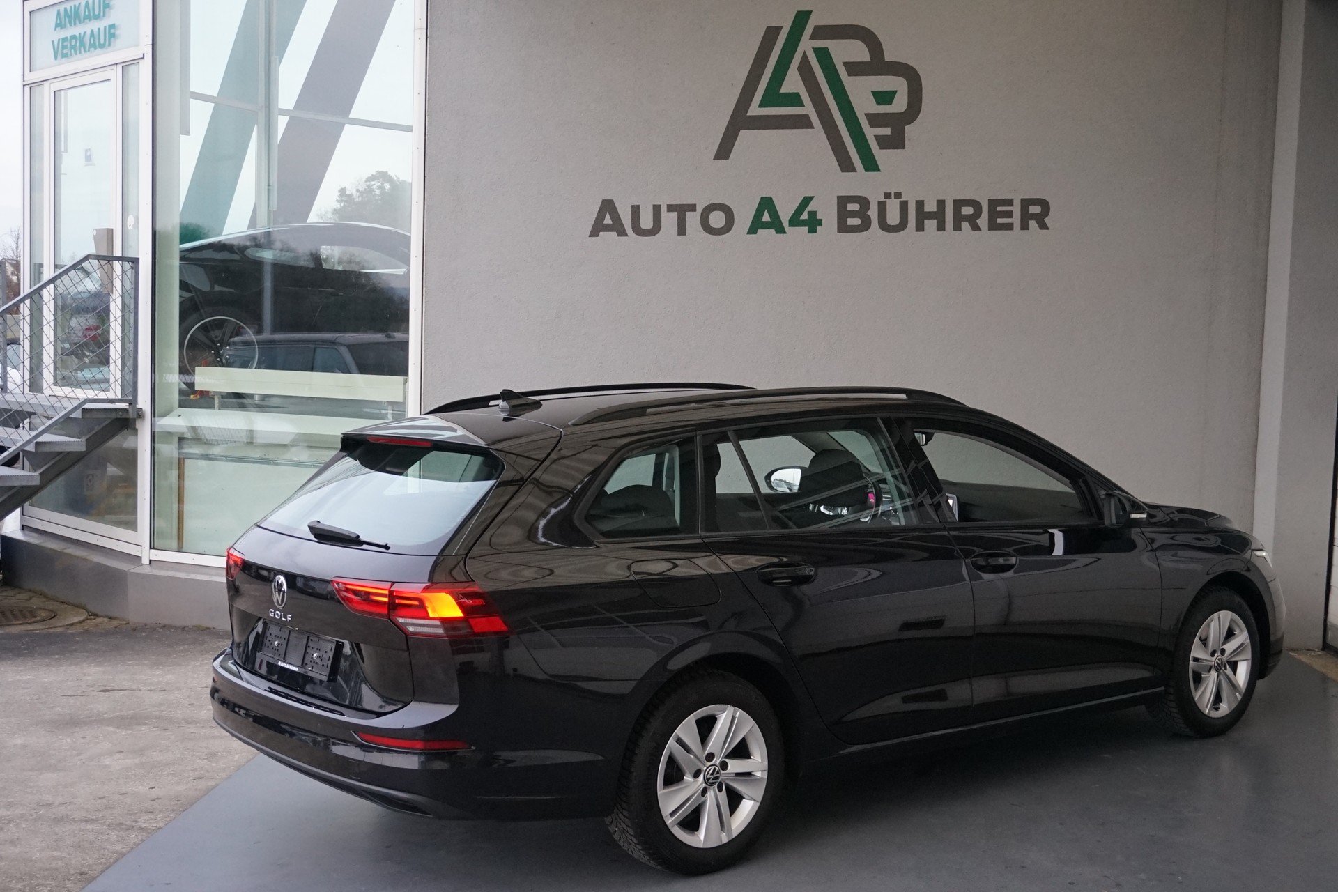 VW Golf 8 Variant 2.0 TDI Life DSG-Automat "aus erster Hand+ CH-Auto"-image-7