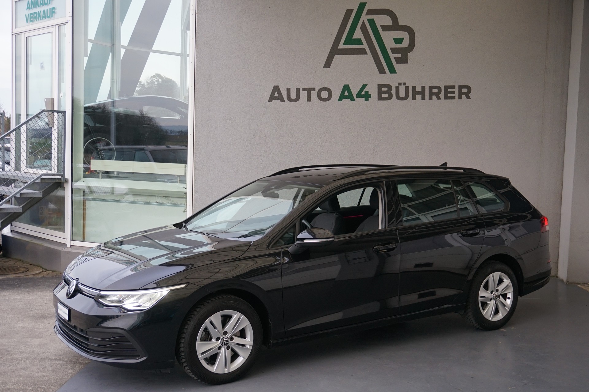 VW Golf 8 Variant 2.0 TDI Life DSG-Automat "aus erster Hand+ CH-Auto"-image-3