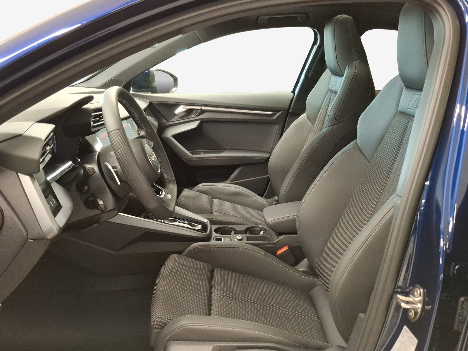 AUDI A3 Sportback TFSI 110 kW S line Attraction S tronic-image-7