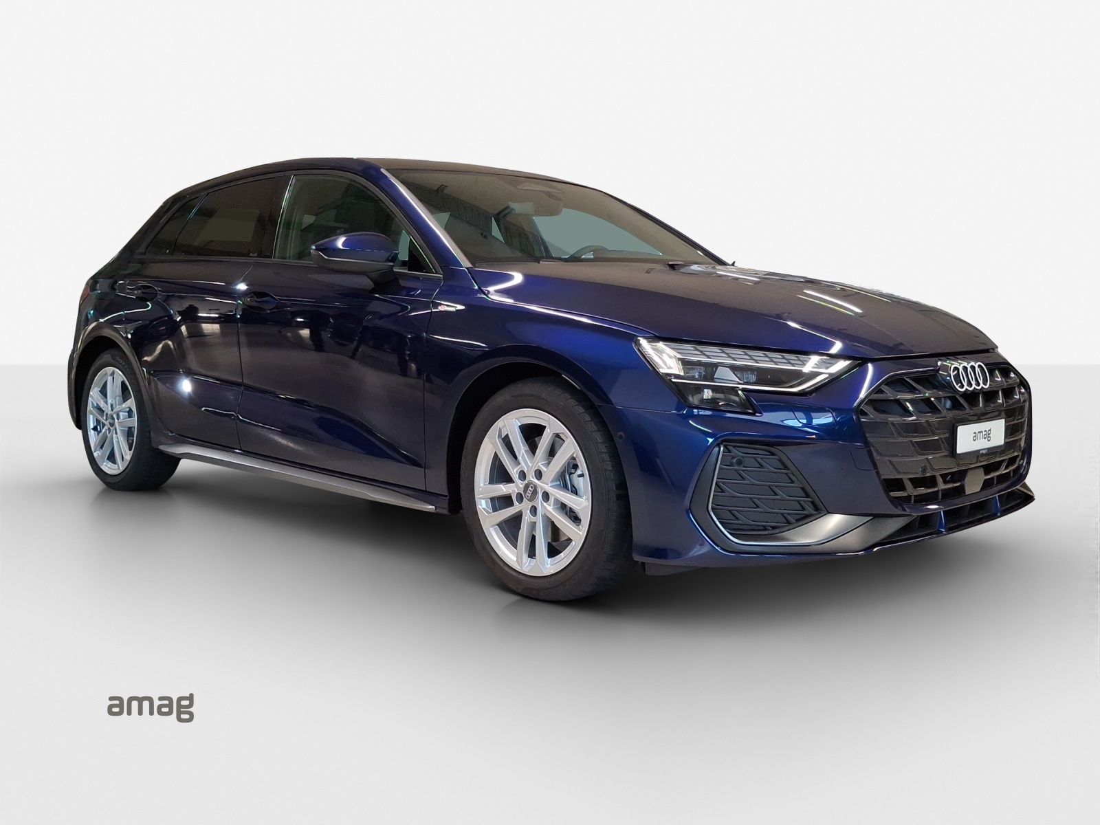 AUDI A3 Sportback TFSI 110 kW S line Attraction S tronic-image-5