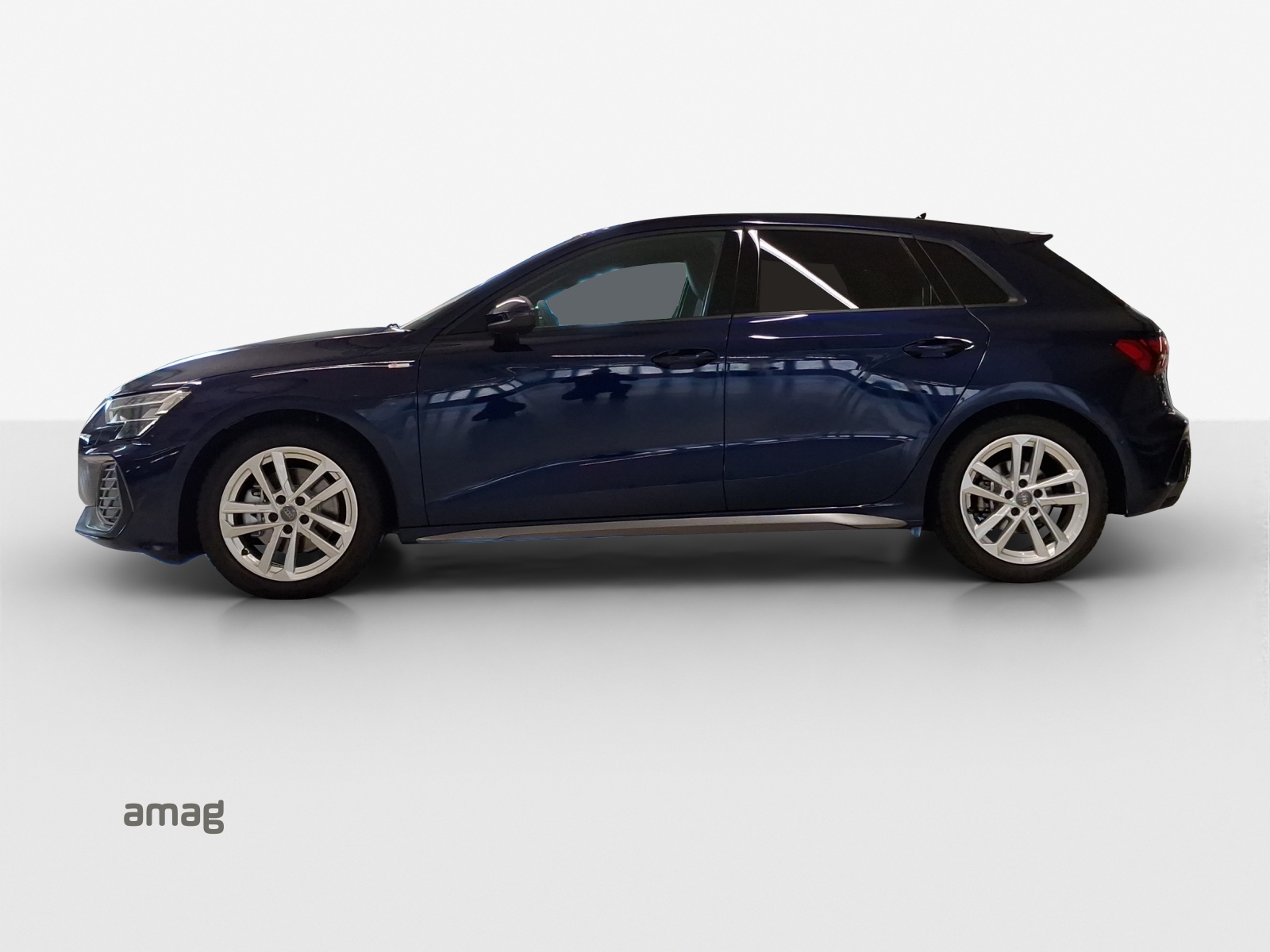 AUDI A3 Sportback TFSI 110 kW S line Attraction S tronic-image-1