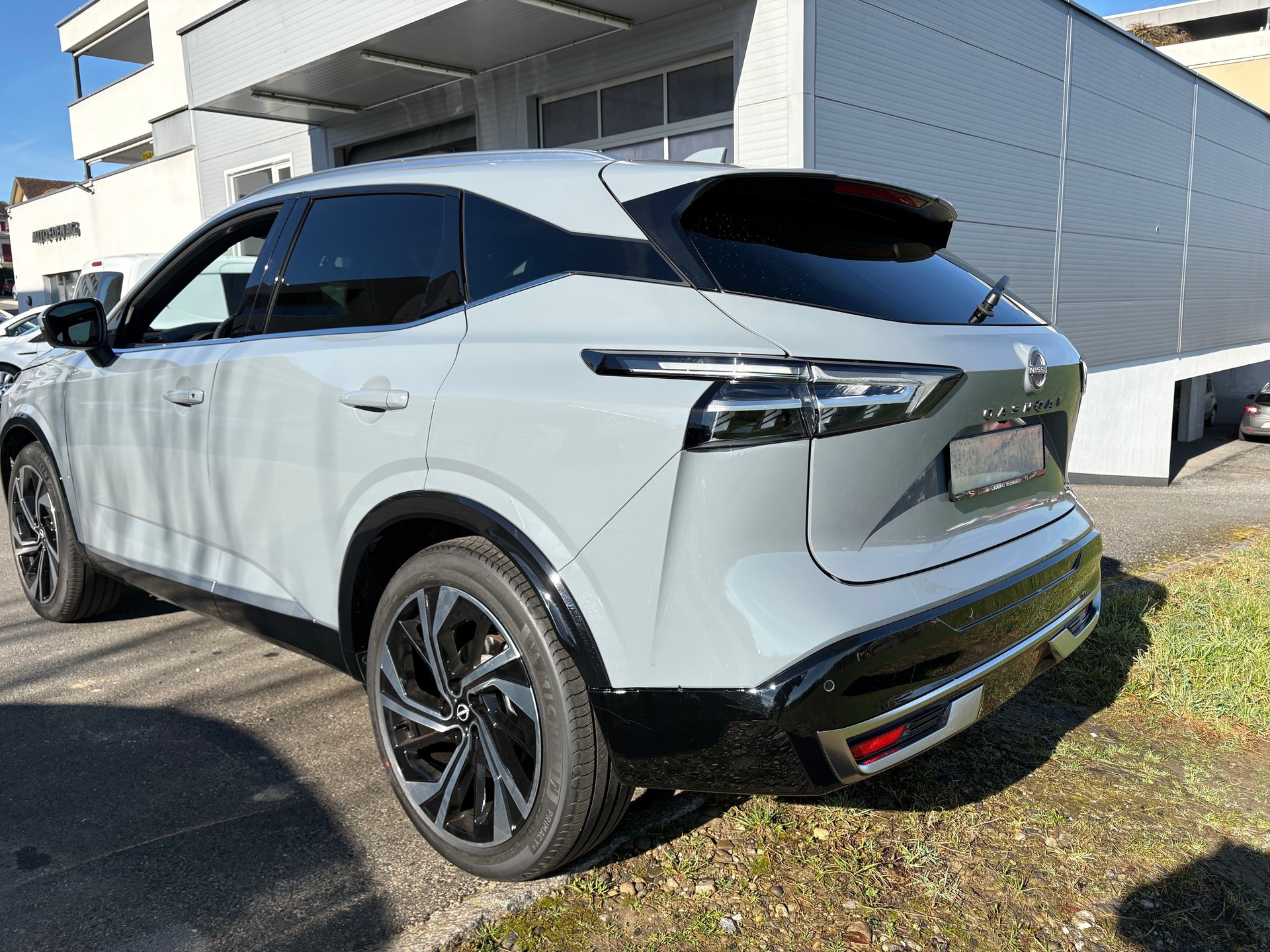 NISSAN Qashqai 1.3 DIG-T MHEV Tekna+ Xtronic 4x4-image-2