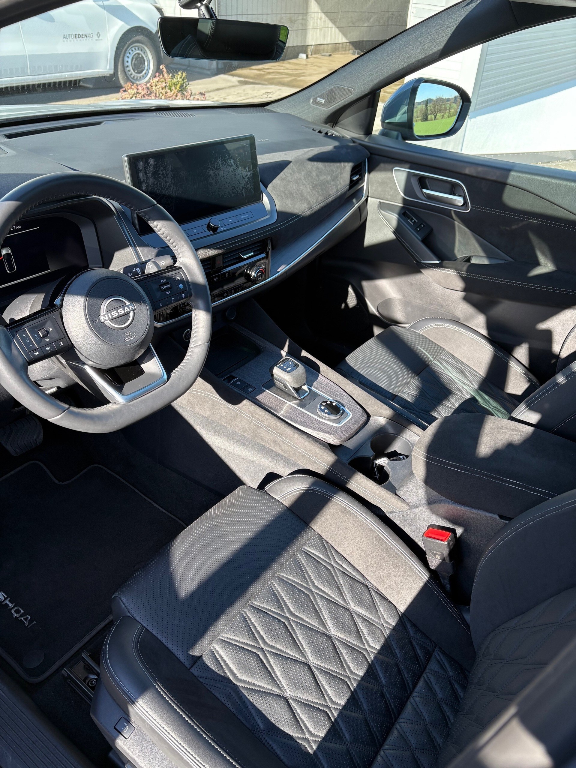 NISSAN Qashqai 1.3 DIG-T MHEV Tekna+ Xtronic 4x4-image-4