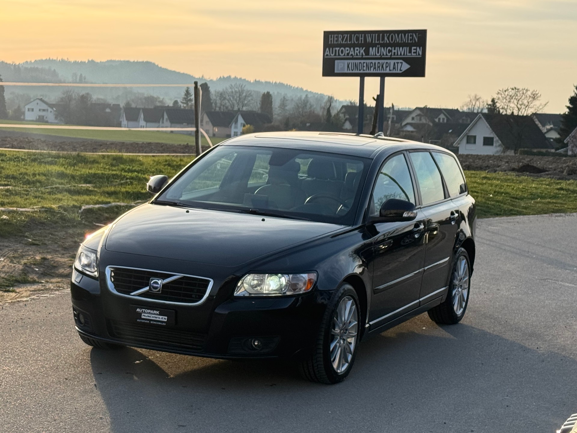 VOLVO V50 D5 Summum Geartronic-image-0