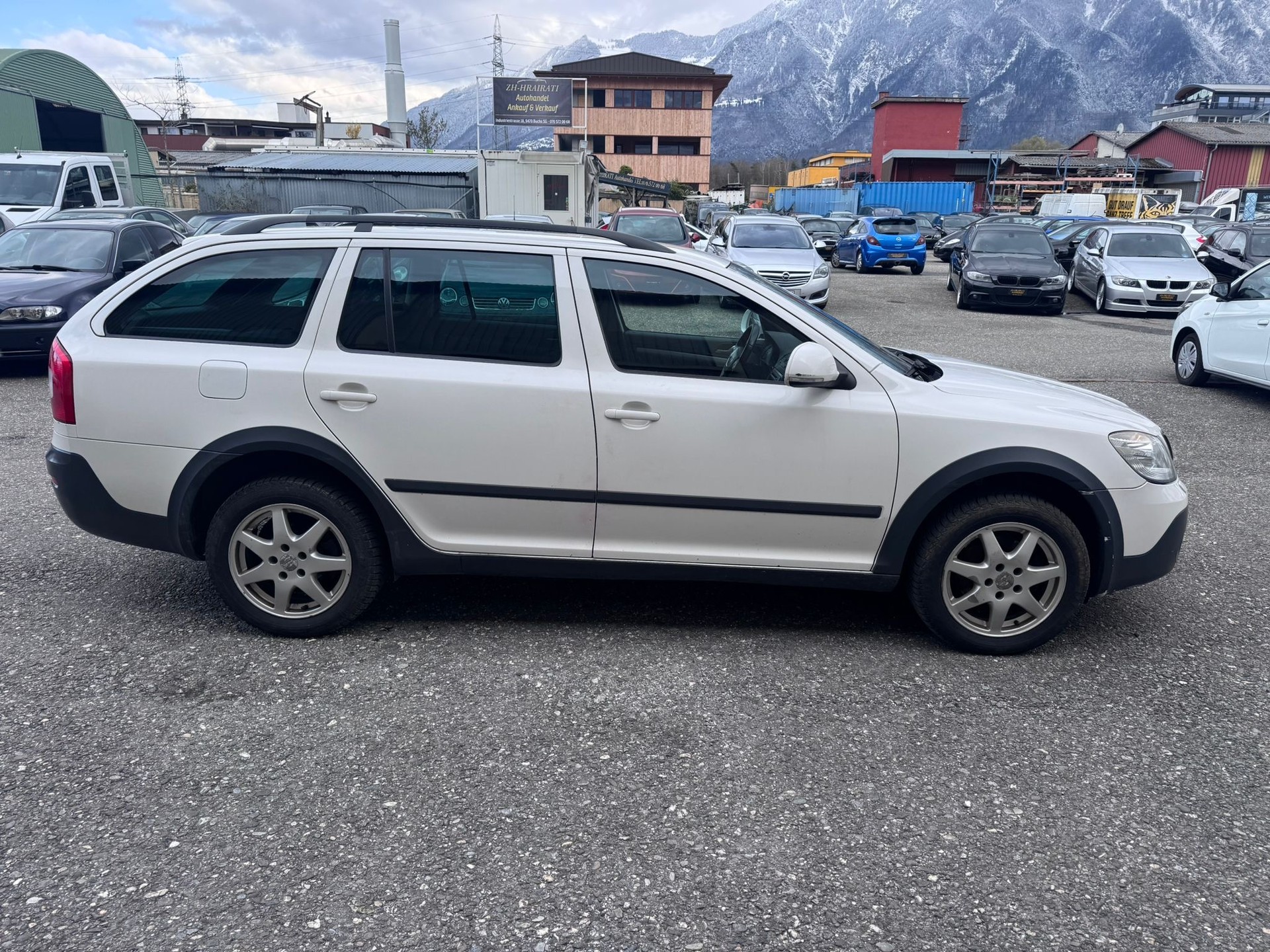 SKODA Octavia Combi 1.8 TSI Scout 4x4-image-4