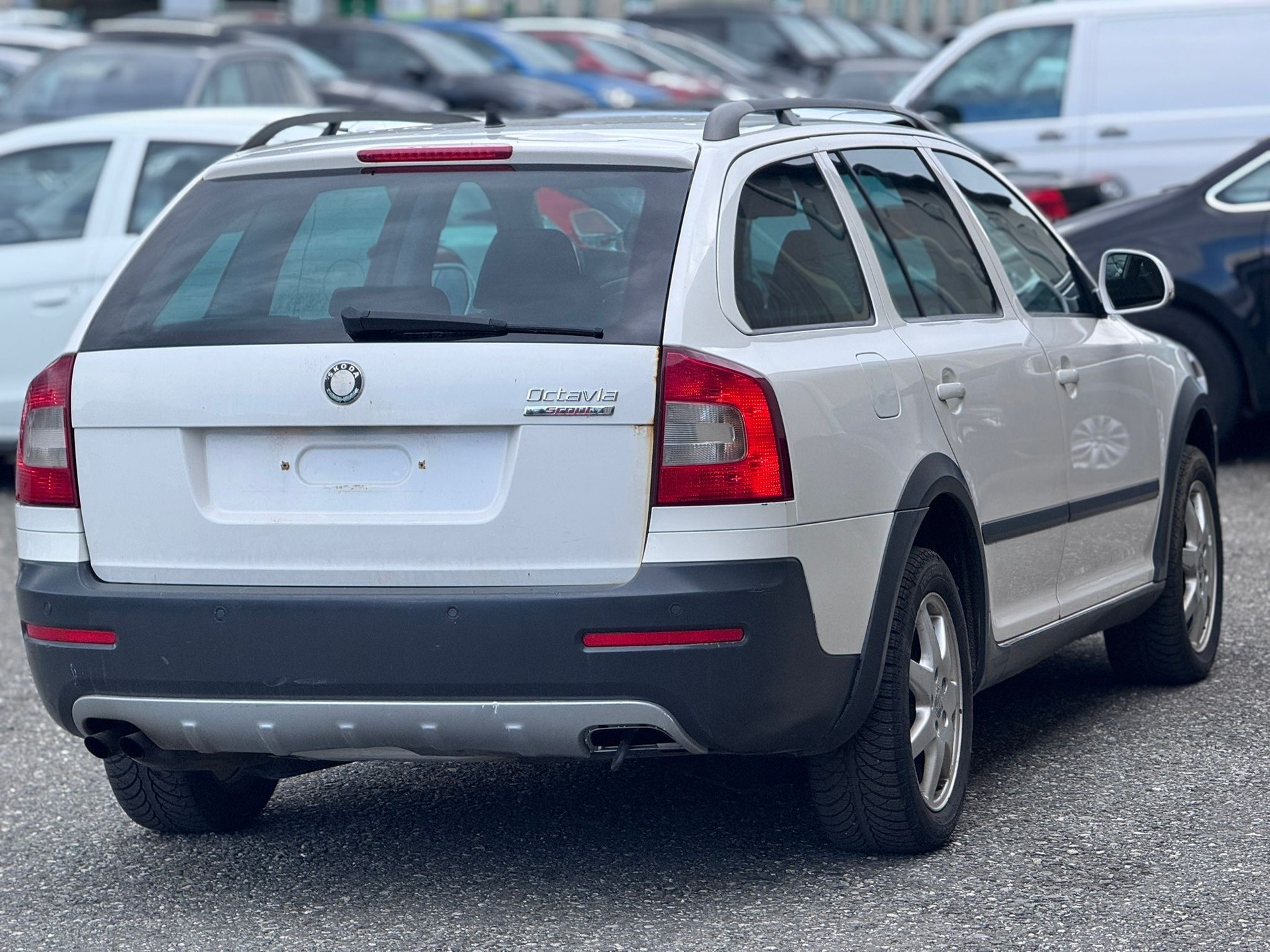 SKODA Octavia Combi 1.8 TSI Scout 4x4-image-7