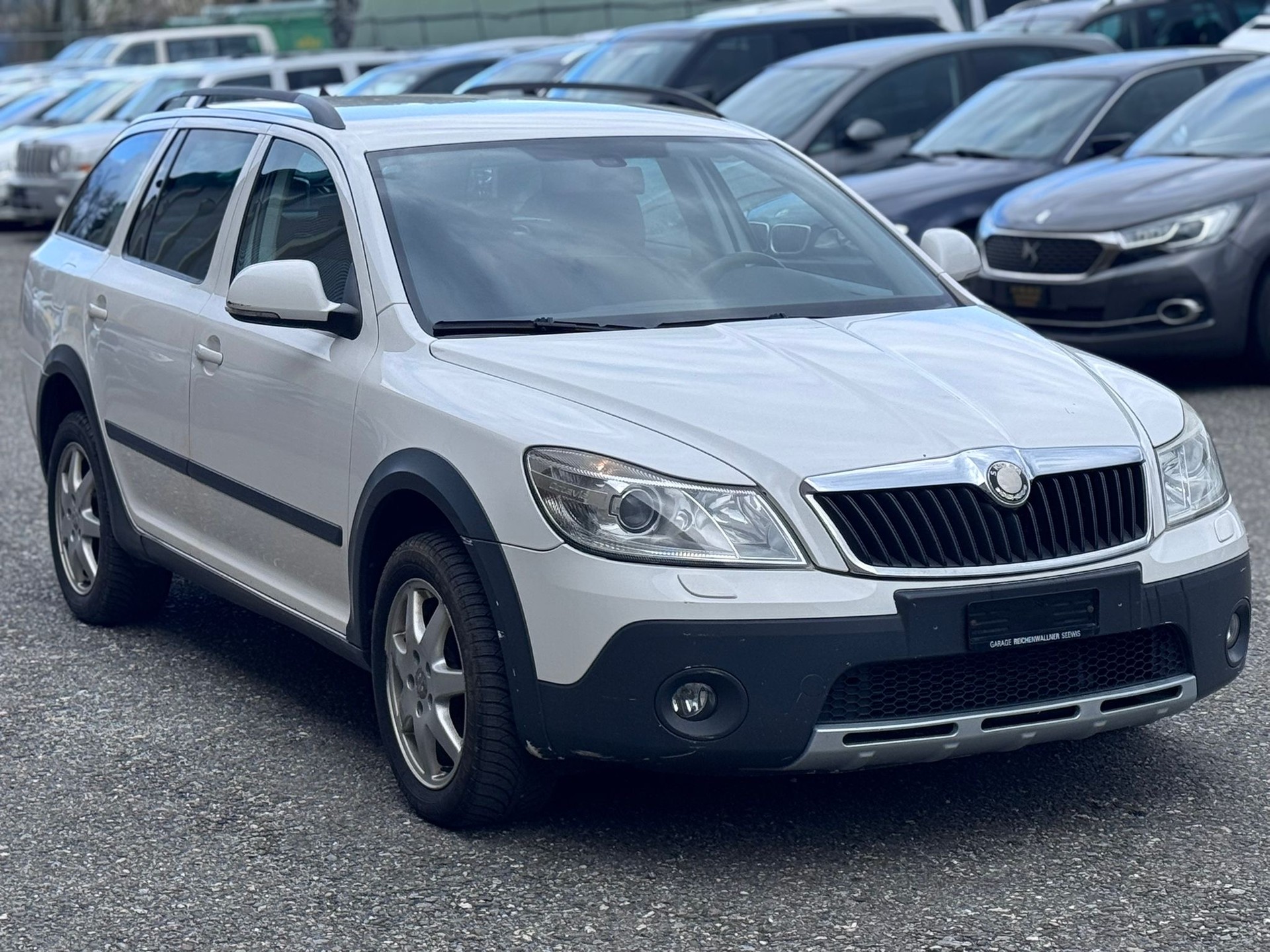 SKODA Octavia Combi 1.8 TSI Scout 4x4-image-2