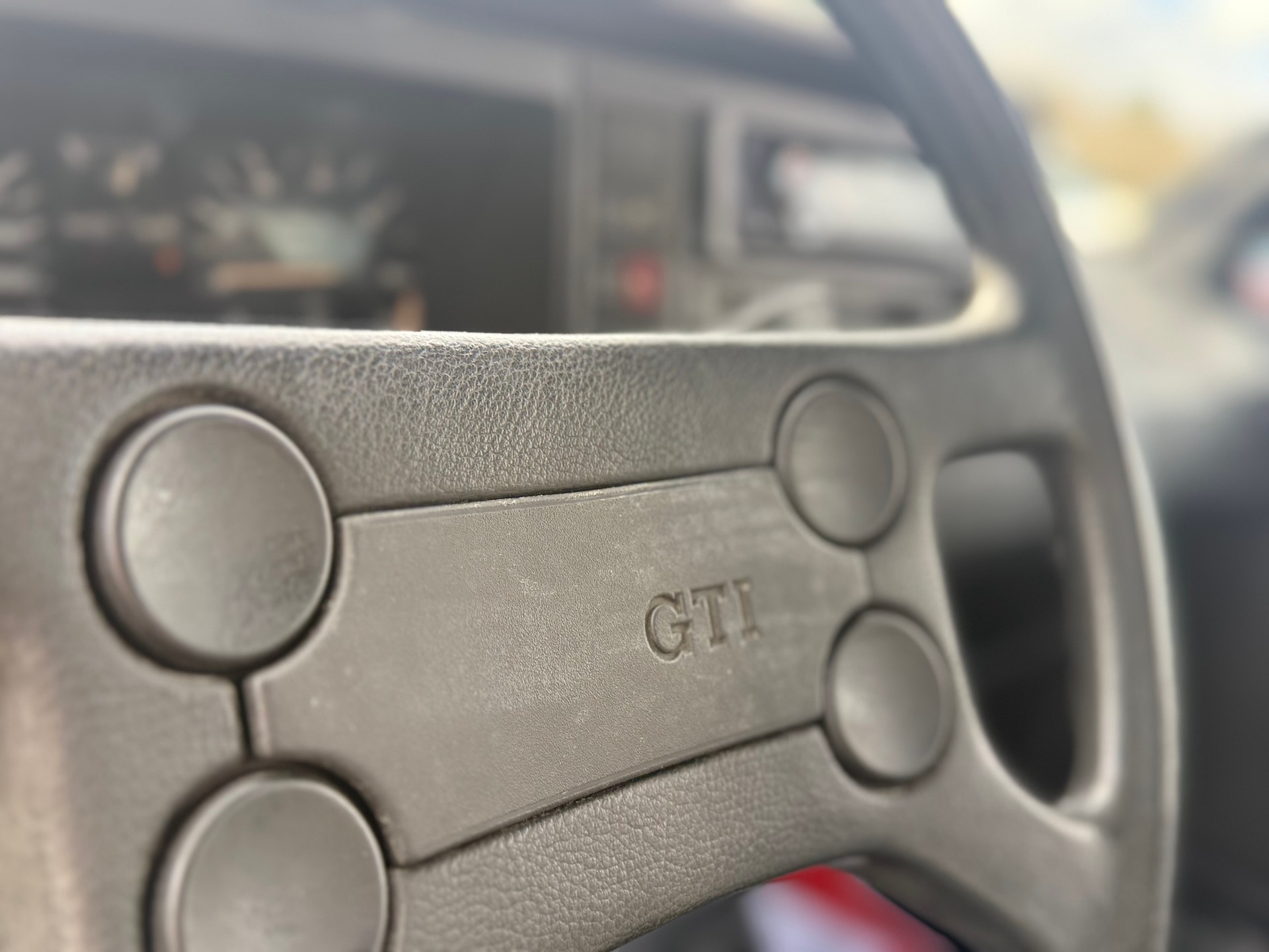 VW Golf 1800 GTI-image-8