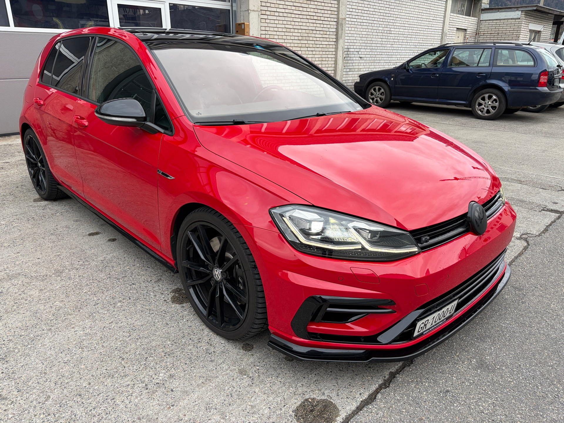 VW Golf 2.0 TSI R 4Motion DSG-image-1