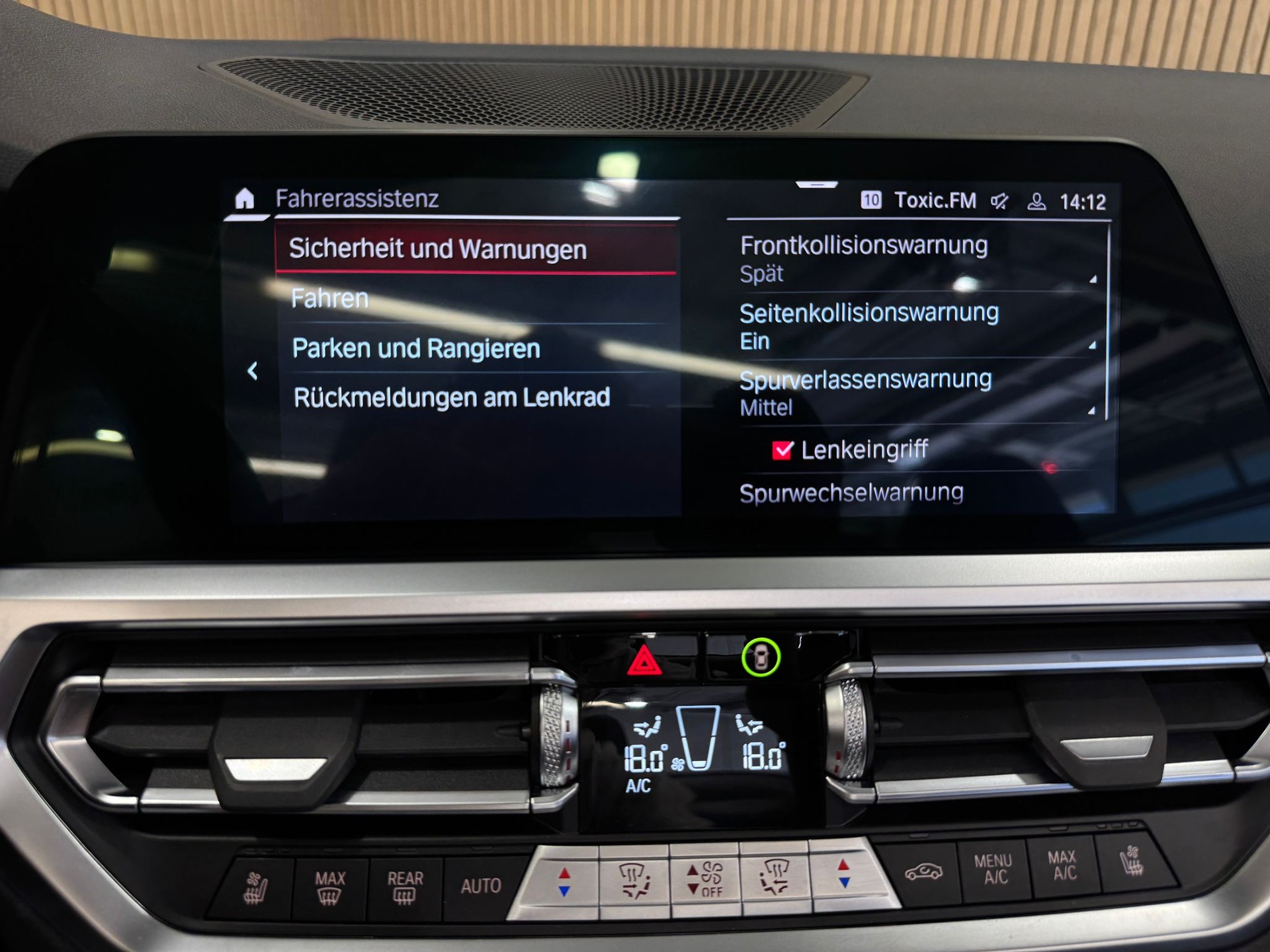 BMW M4 Cabrio Competition M xDrive *ALPINWEISS III*-image-20