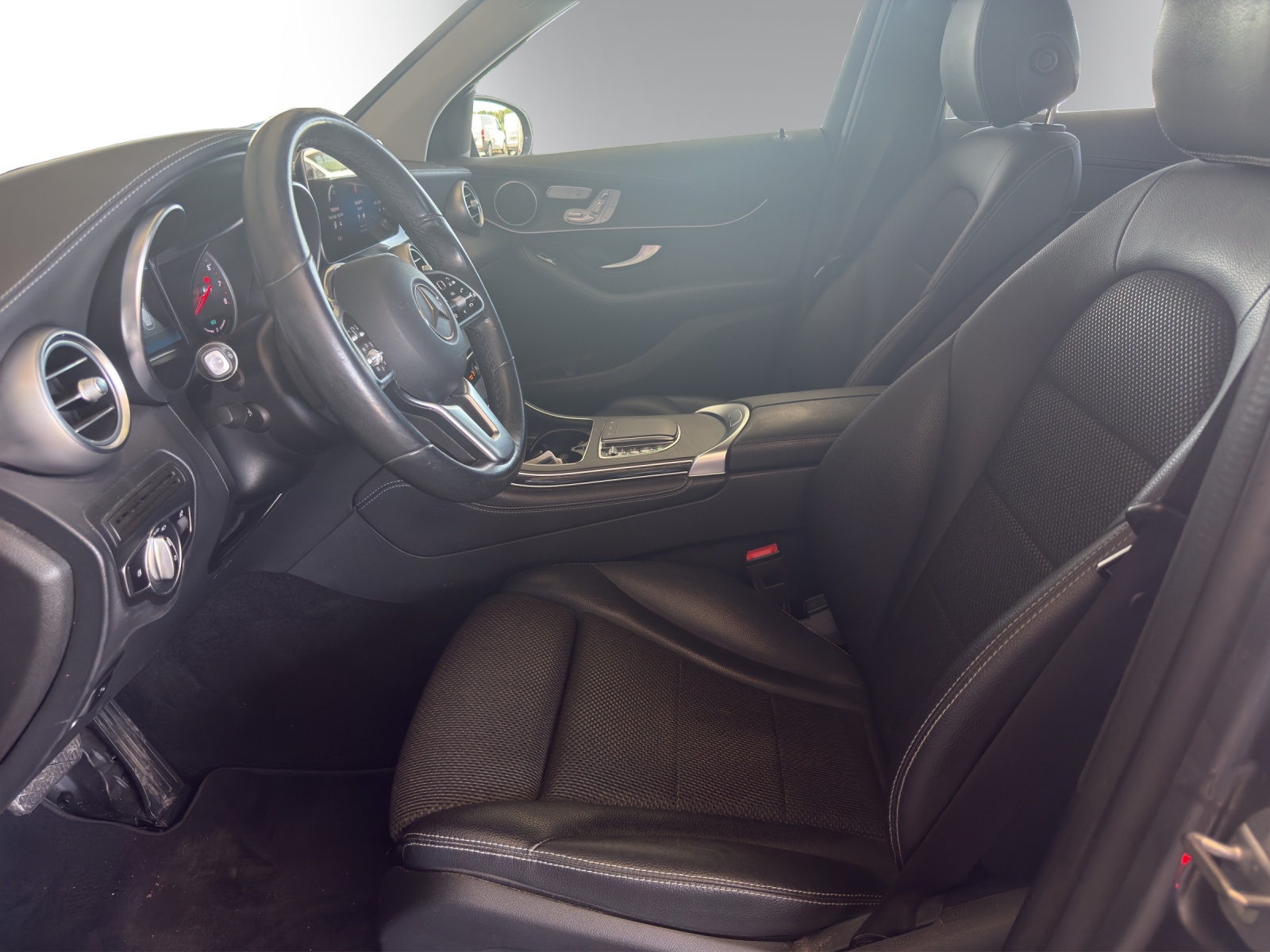 MERCEDES-BENZ GLC 200 4Matic-image-7