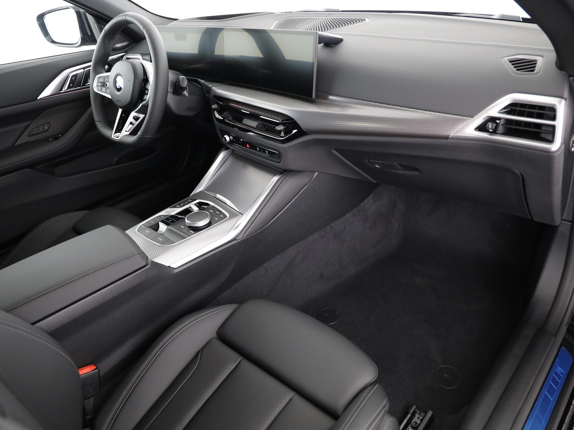 BMW 430i xDrive Cabrio-image-10