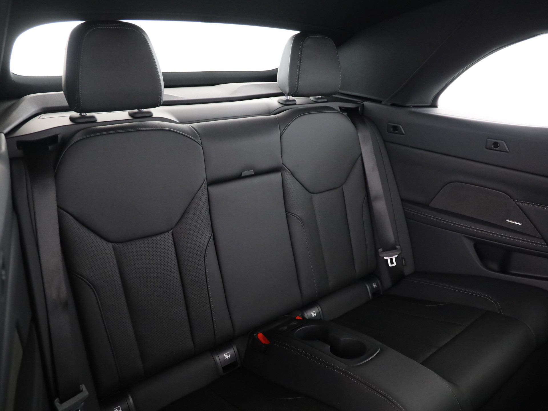BMW 430i xDrive Cabrio-image-12