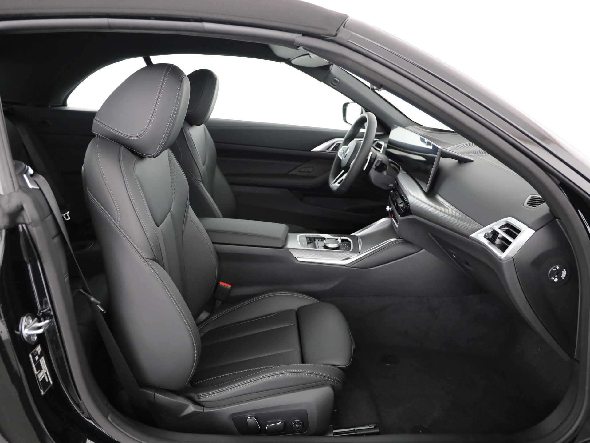 BMW 430i xDrive Cabrio-image-11