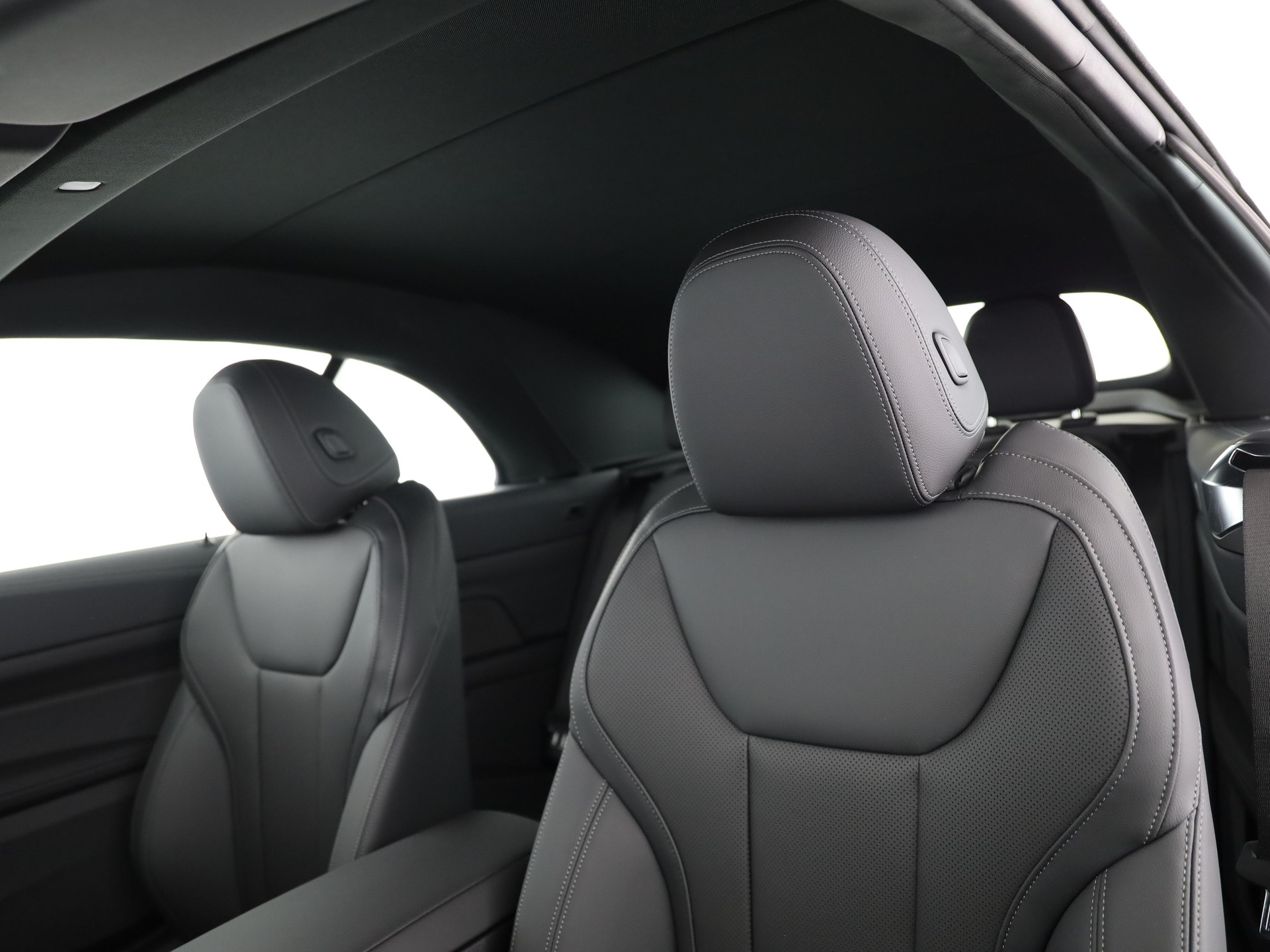 BMW 430i xDrive Cabrio-image-8