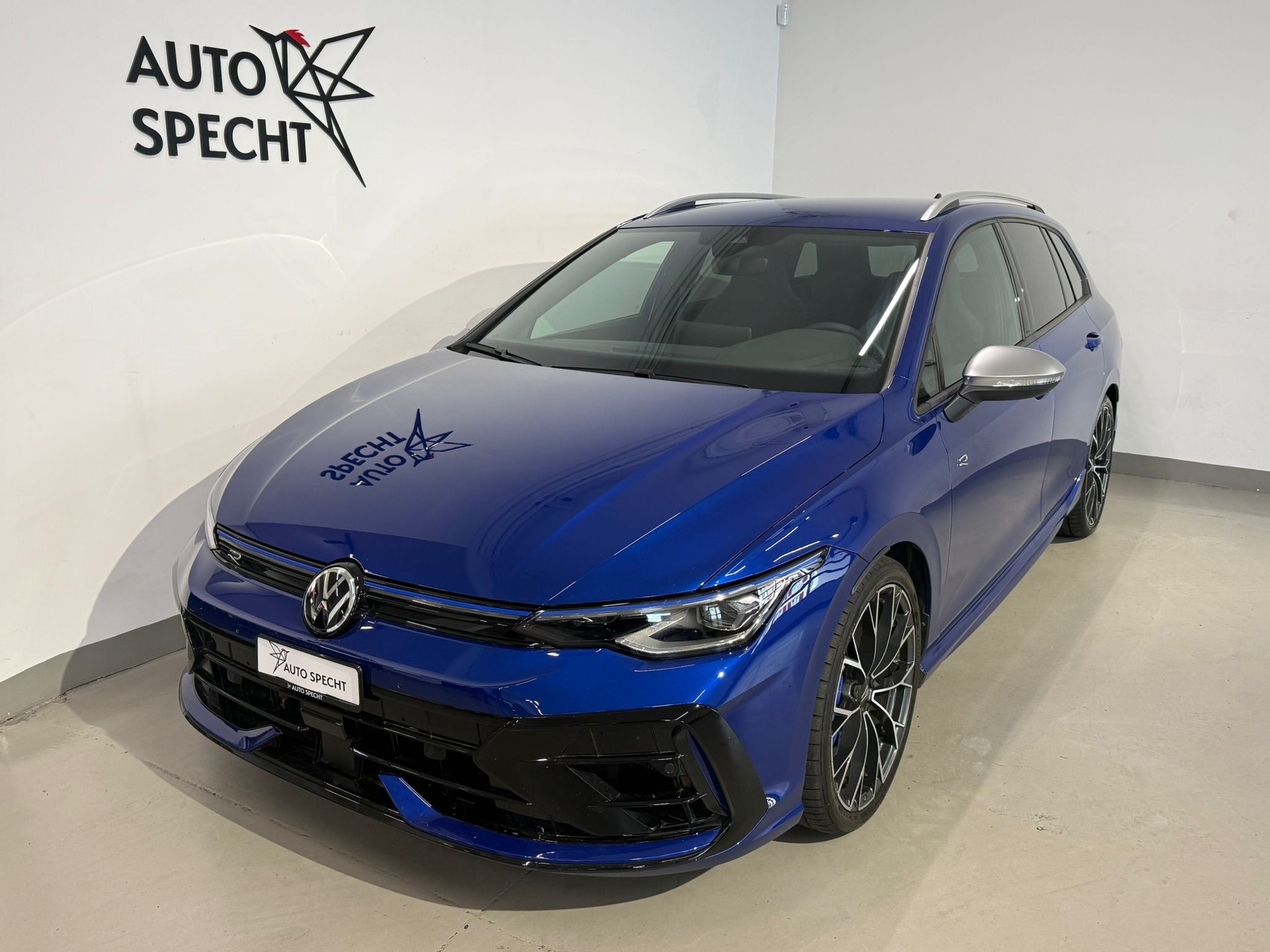 VW Golf Variant 2.0 TSI R DSG 4 Motion-image-0