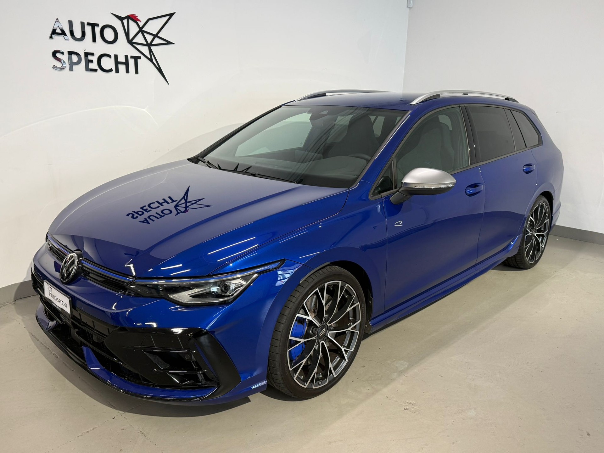 VW Golf Variant 2.0 TSI R DSG 4 Motion-image-2