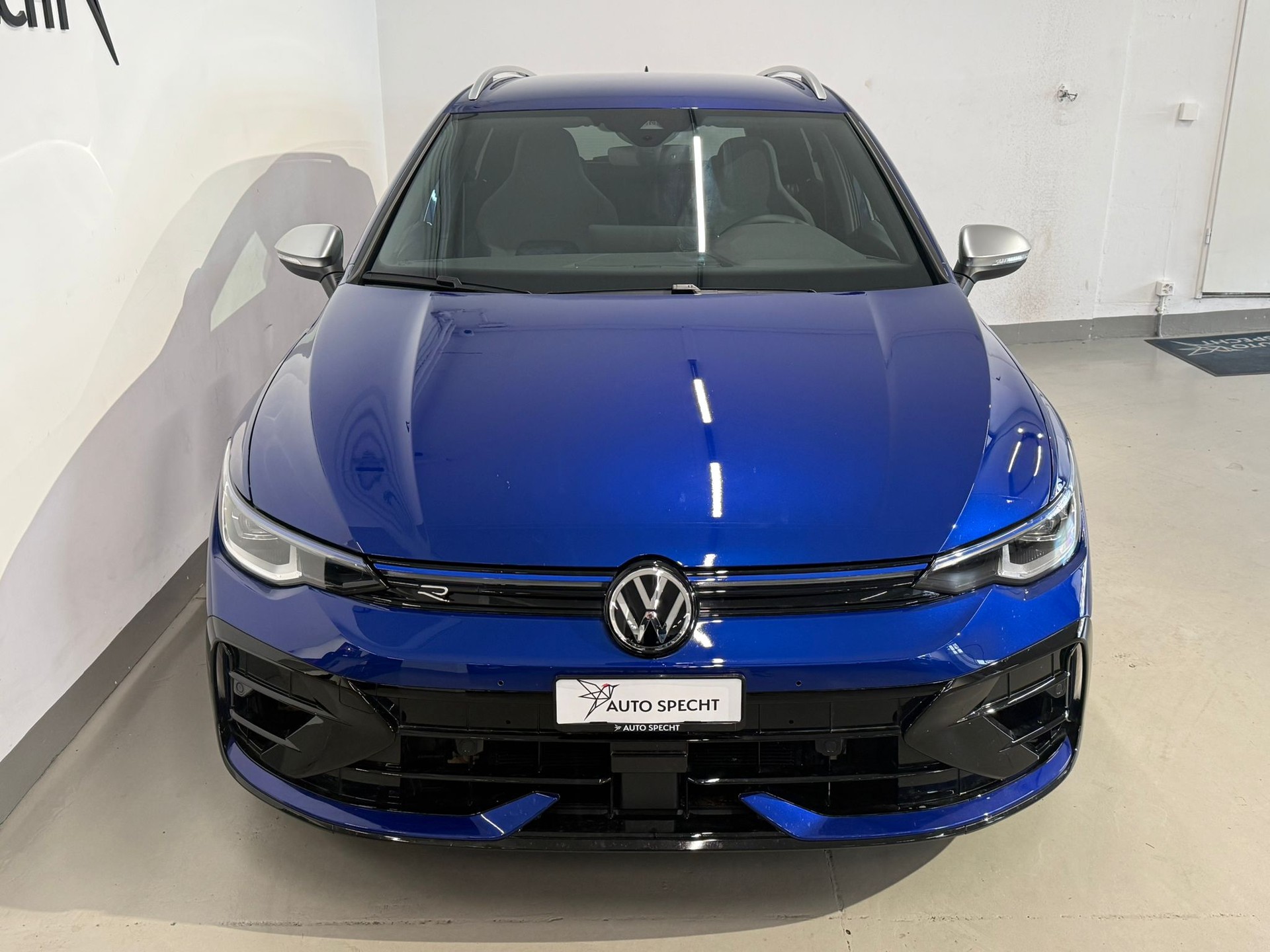 VW Golf Variant 2.0 TSI R DSG 4 Motion-image-3
