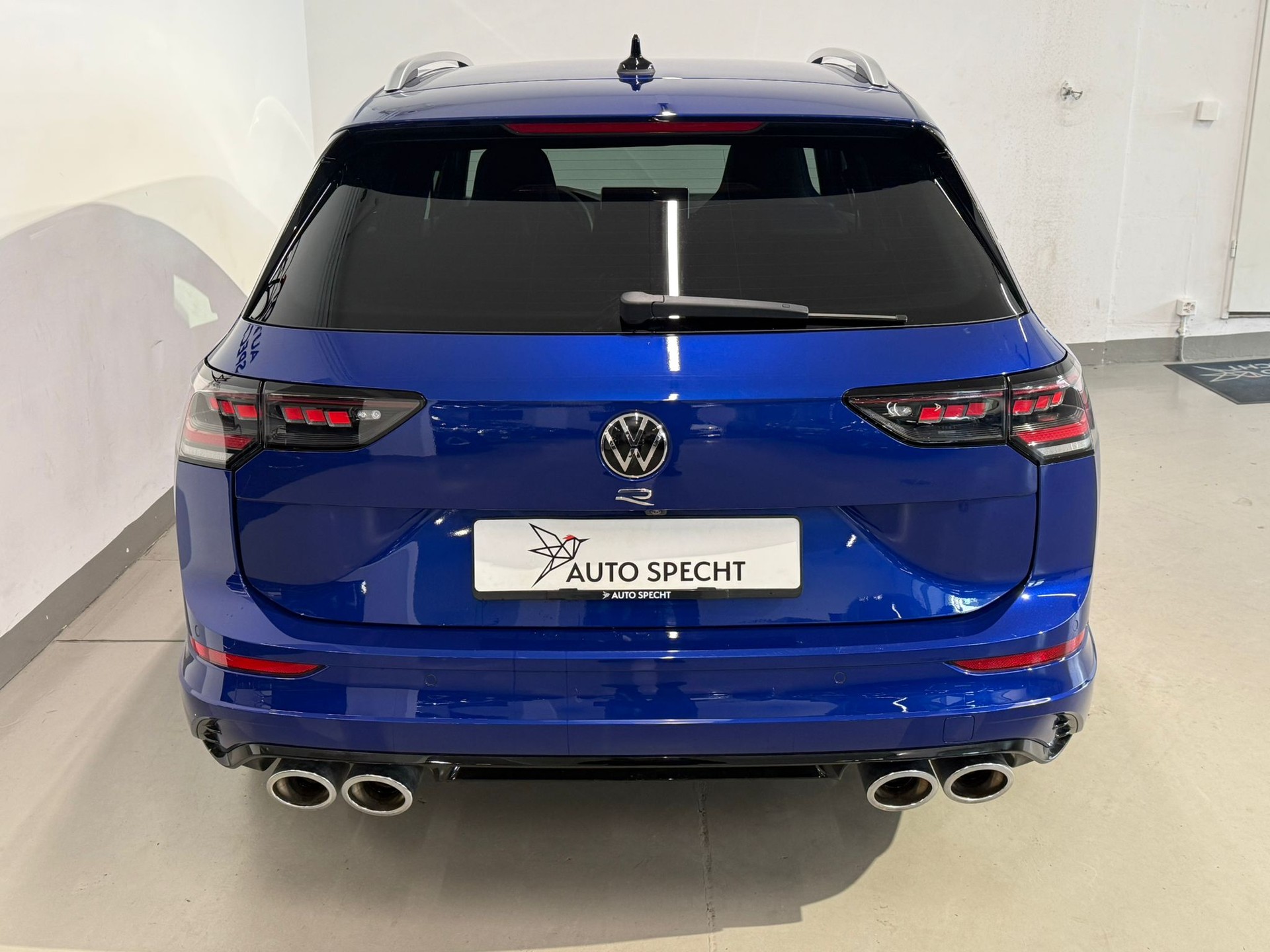 VW Golf Variant 2.0 TSI R DSG 4 Motion-image-6