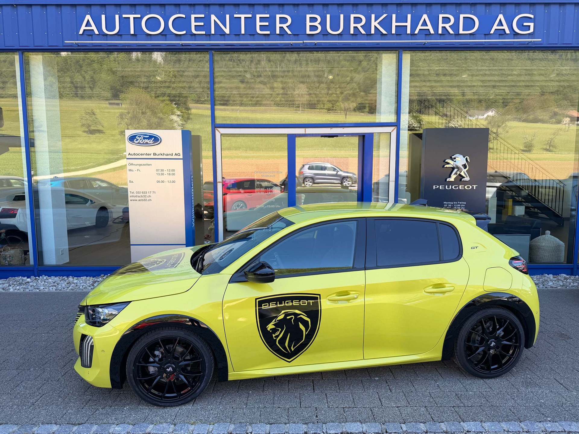 PEUGEOT 208 1.2 Hybrid 145 GT-image-0