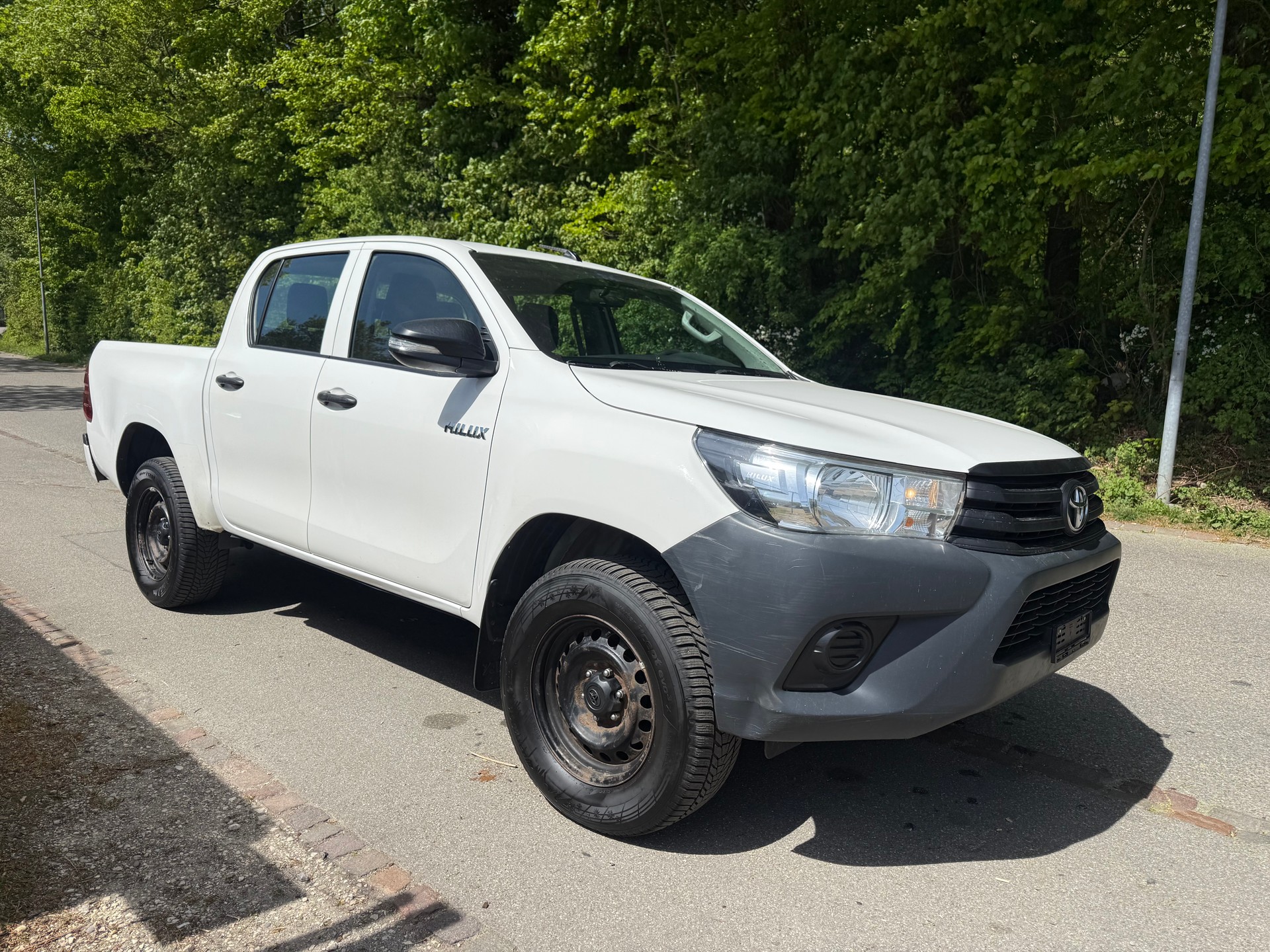 TOYOTA Hilux 2.4D-4D Luna Double Cab 4x4-image-1