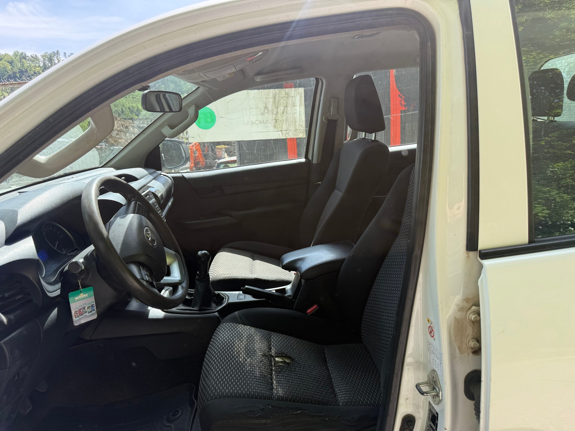 TOYOTA Hilux 2.4D-4D Luna Double Cab 4x4-image-7