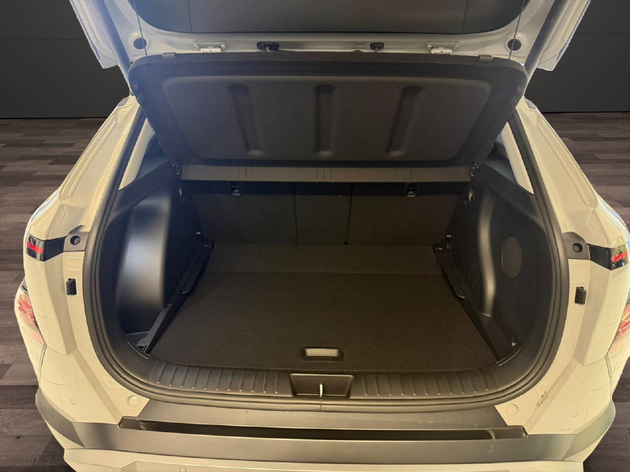 HYUNDAI Kona 1.6 GDi Hybrid Vertex-image-6