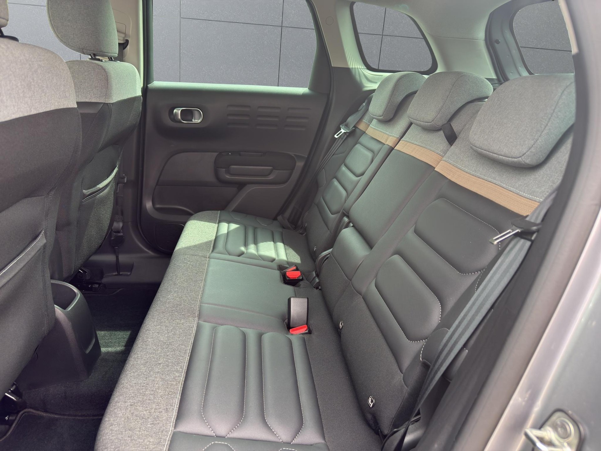 CITROEN C3 Aircross 1.2 PureTech 130 Swiss Edition-image-11