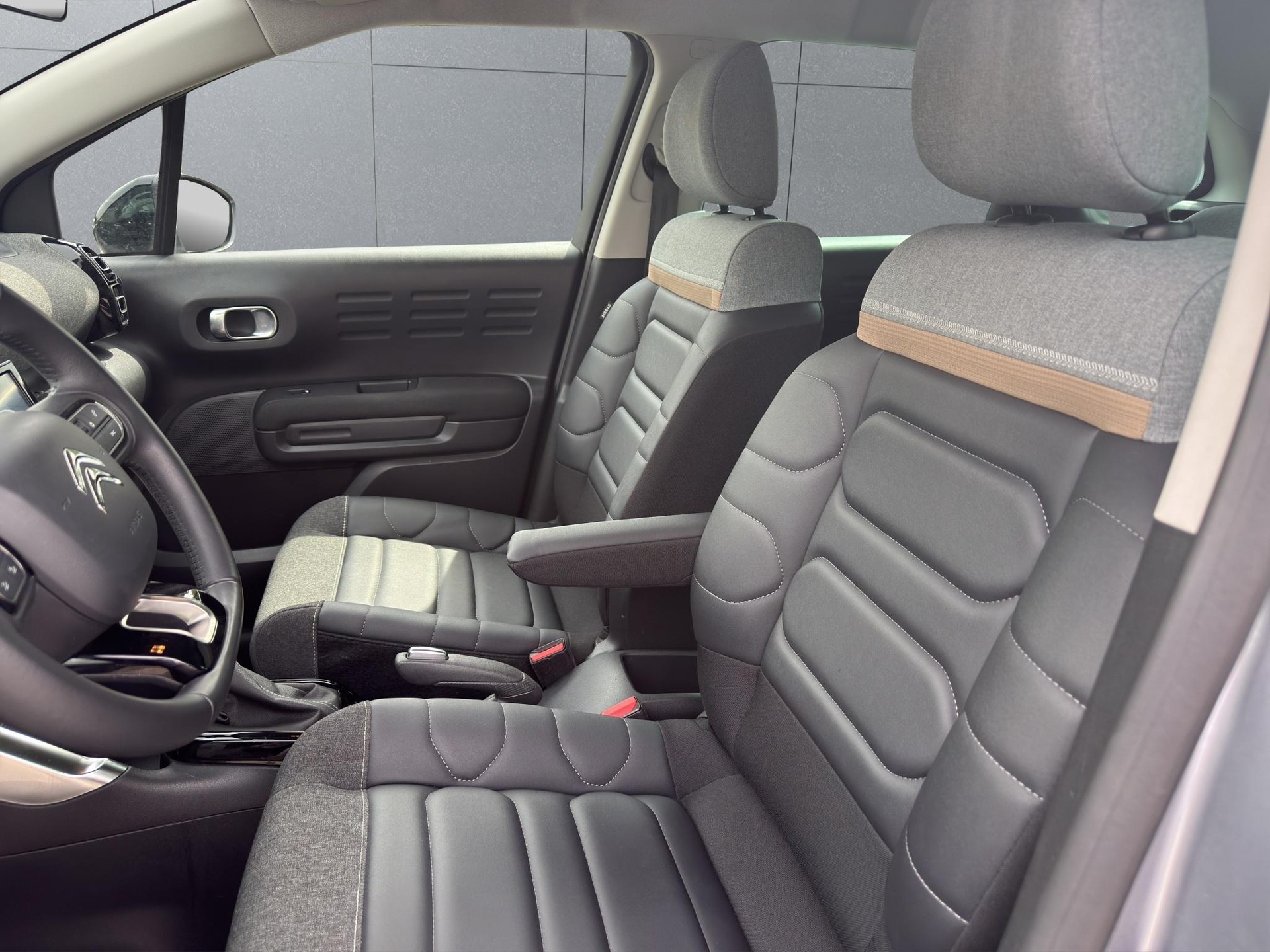 CITROEN C3 Aircross 1.2 PureTech 130 Swiss Edition-image-8