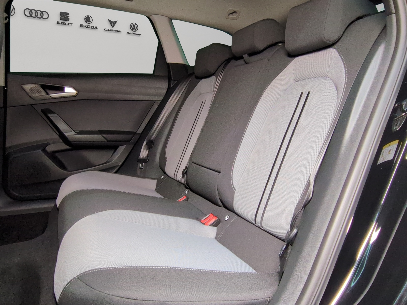 SEAT Leon ST 1.5 eHybrid pHEV DSG Style-image-8