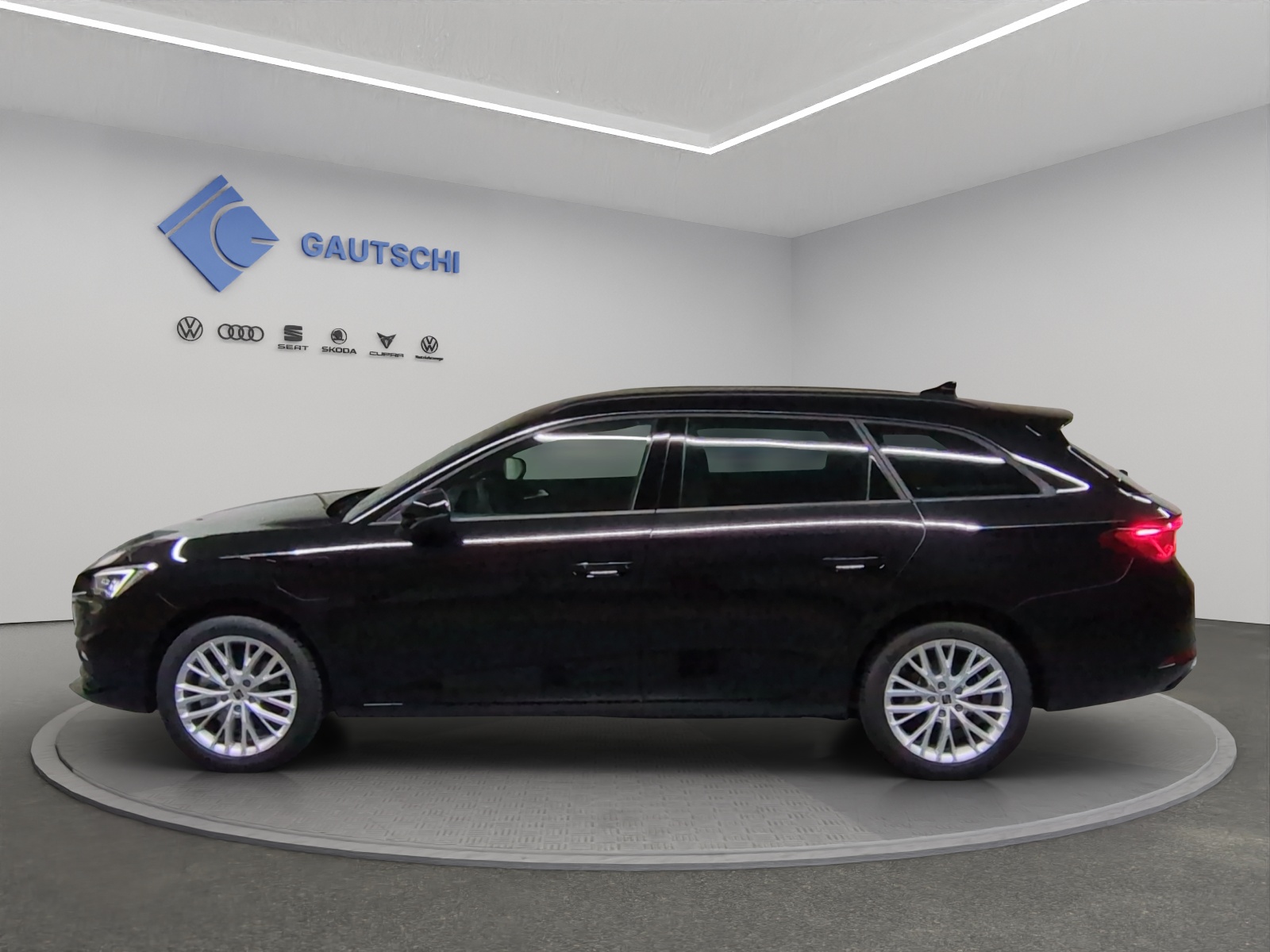 SEAT Leon ST 1.5 eHybrid pHEV DSG Style-image-1