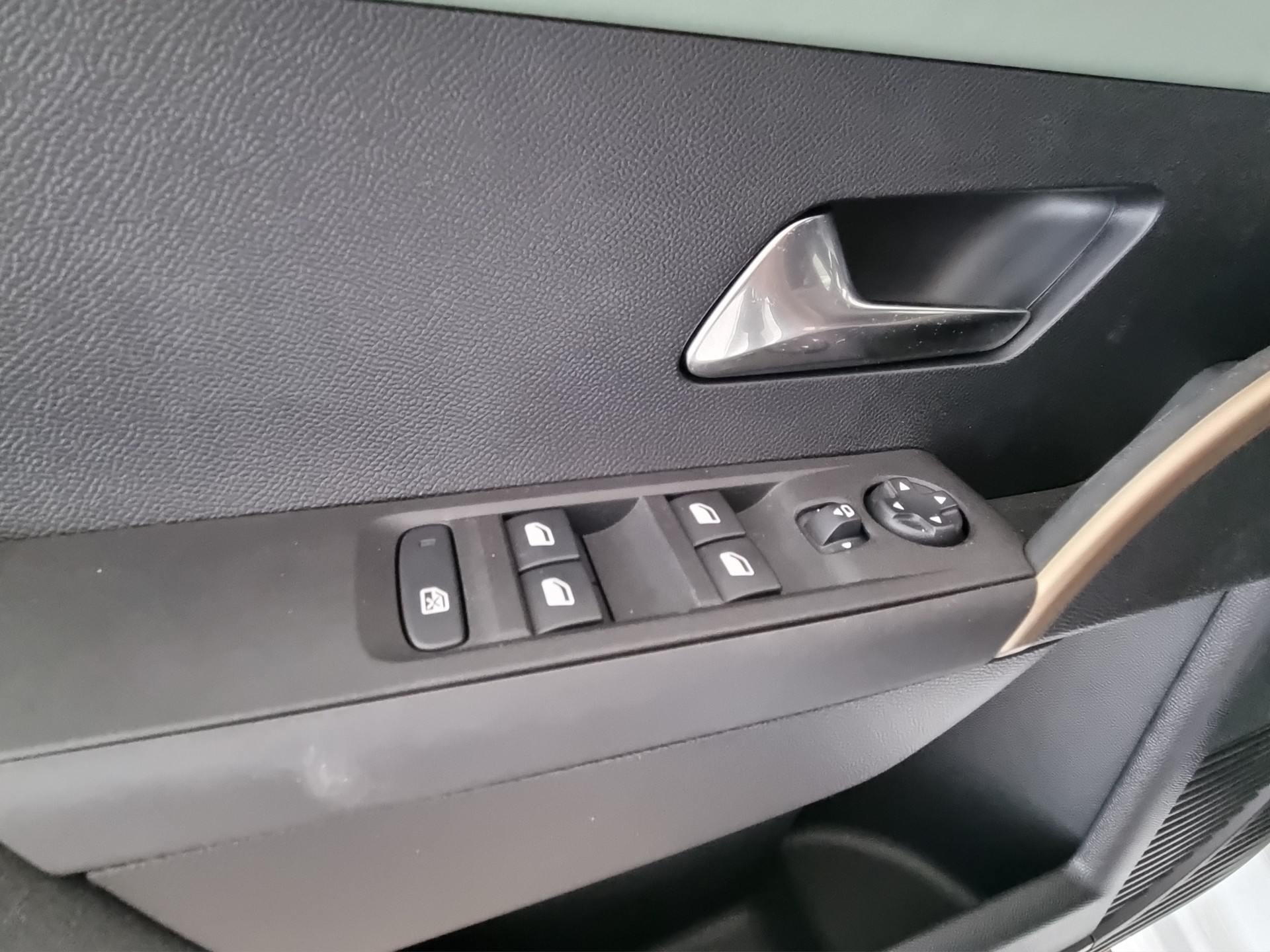 LANCIA Ypsilon Elektro 156-image-11