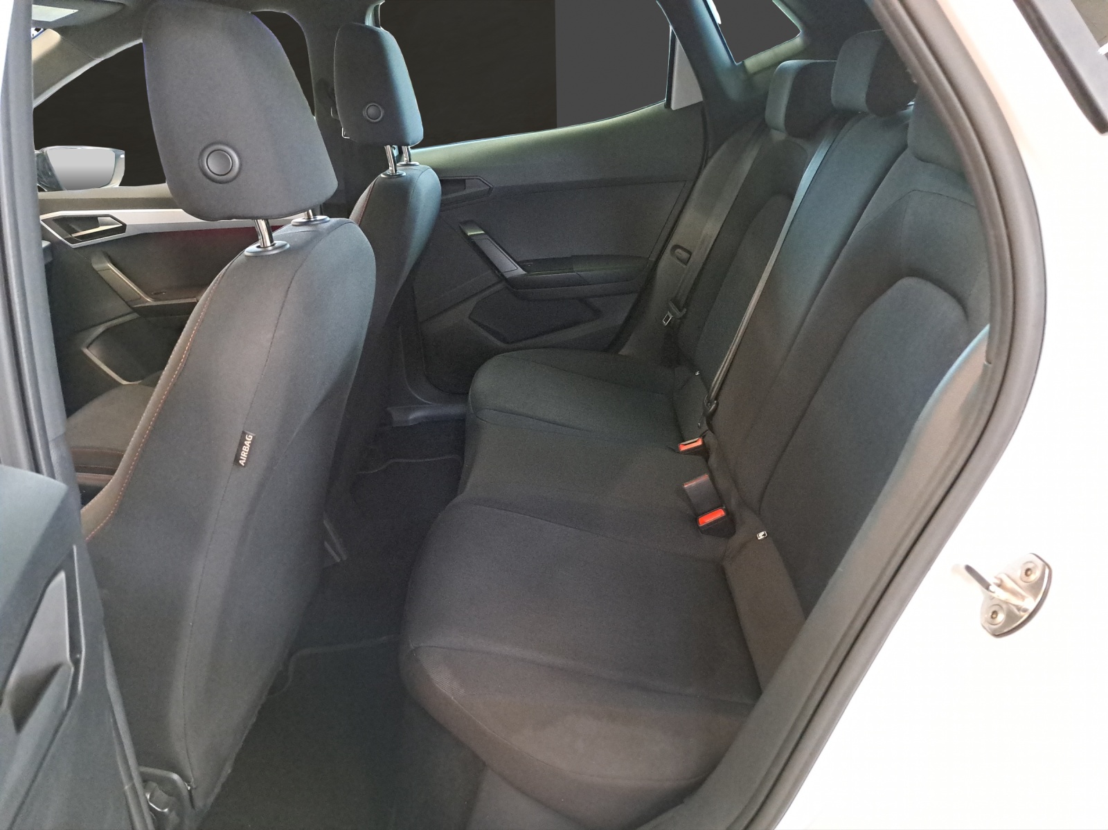 SEAT Ibiza 1.0 TSI 110 FR DSG-image-15