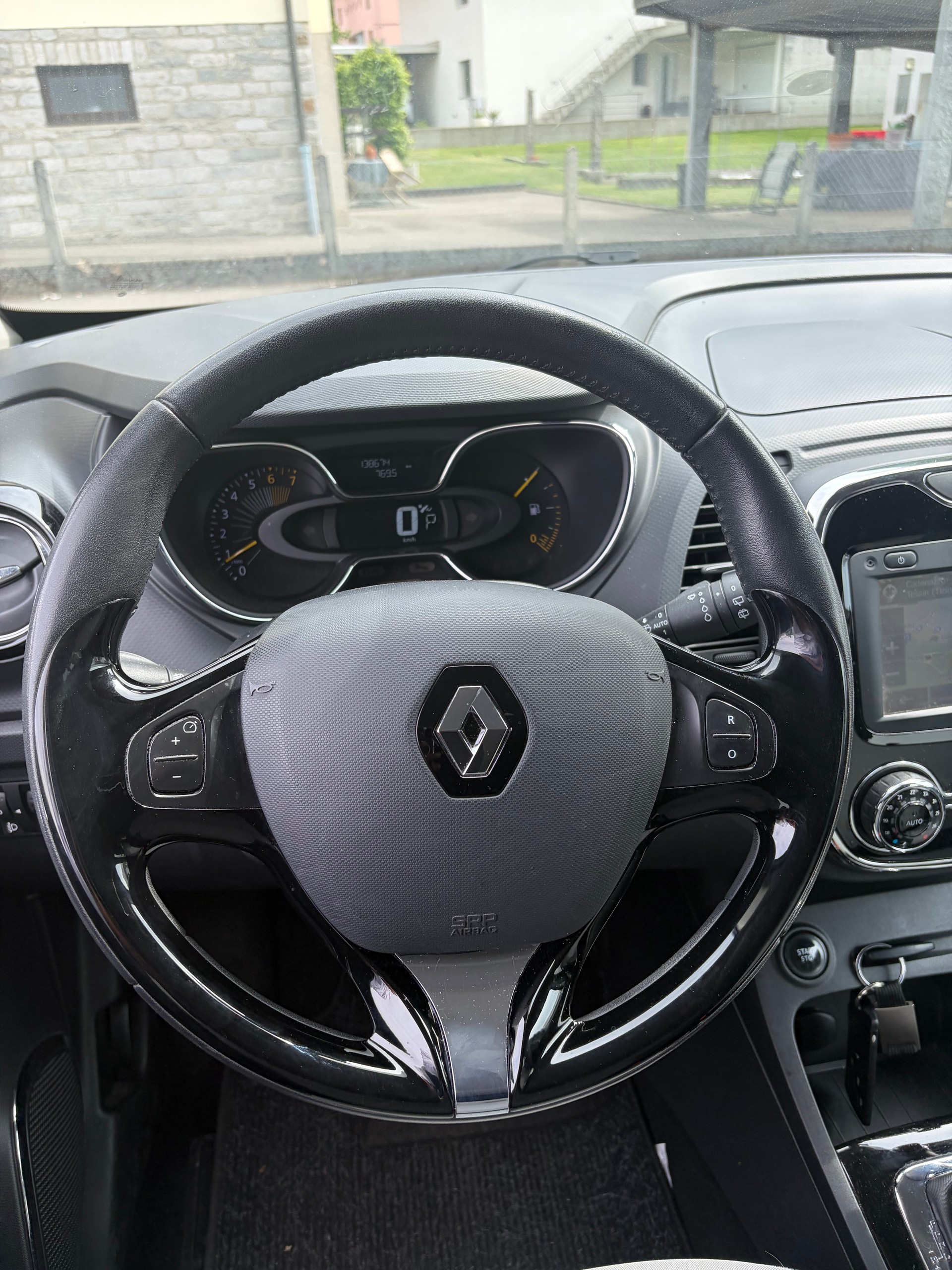 RENAULT Captur 1.2 T 16V Privilège EDC-image-14
