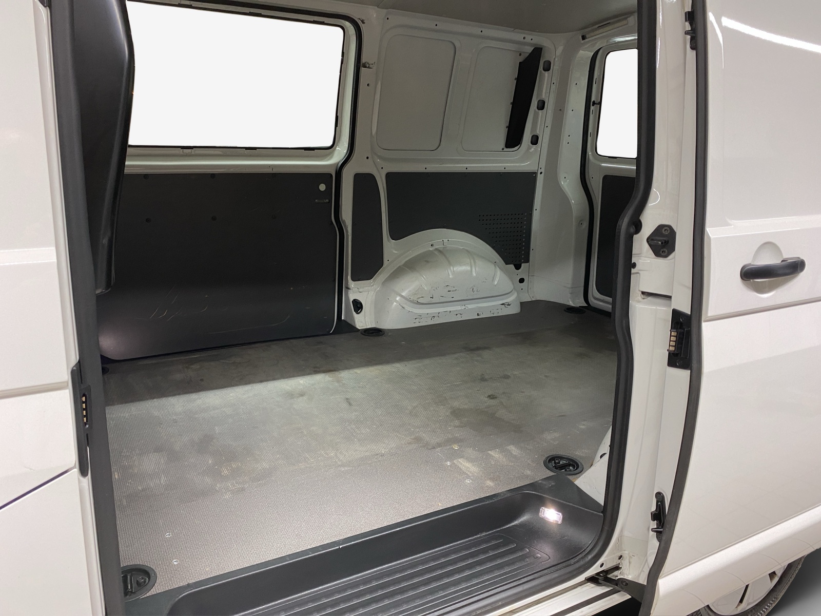 VW T6.1 2.0 TDI-image-11