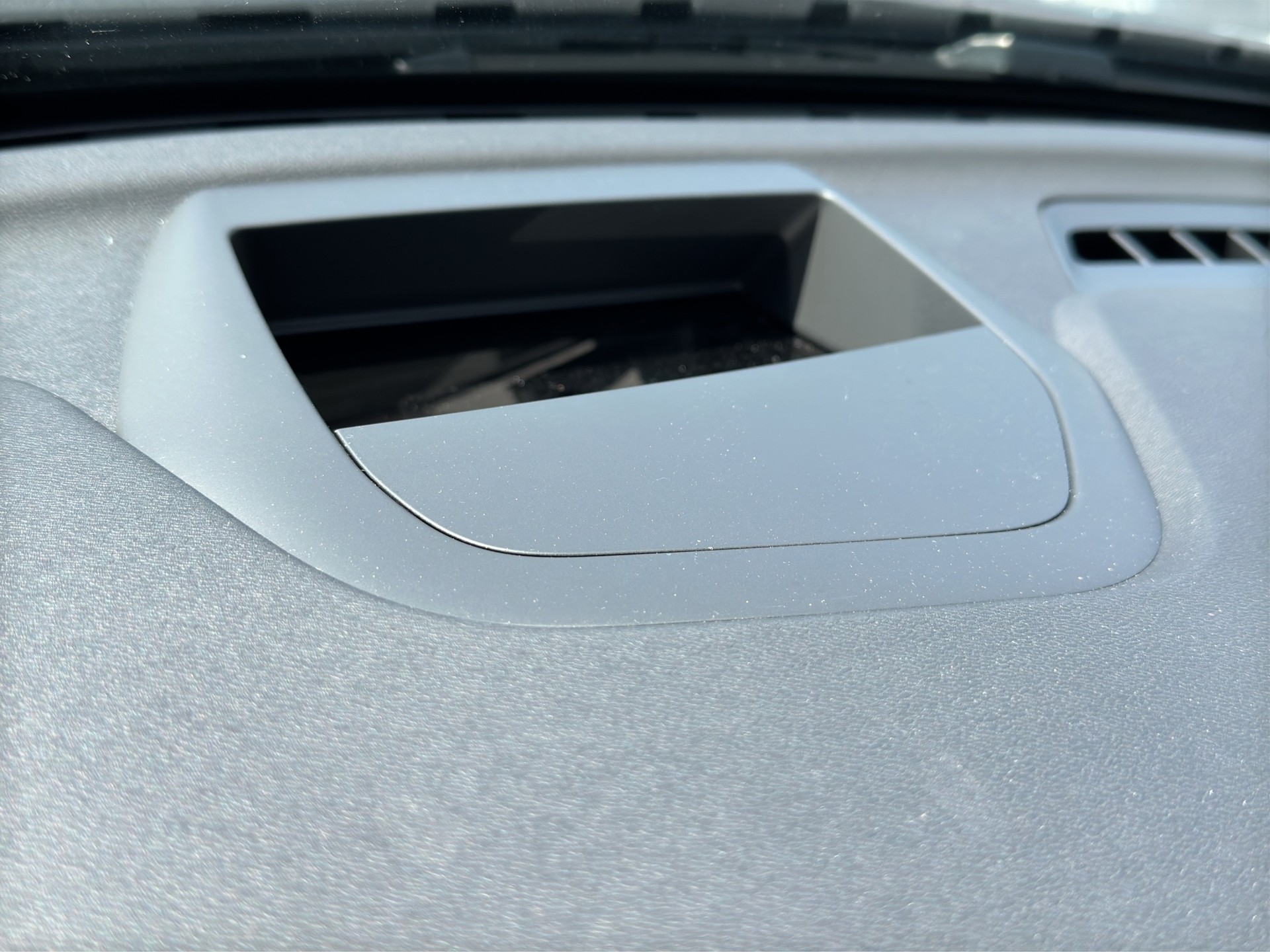 VOLVO XC60 B5 AWD Facelift Plus Dark Geartronic-image-12