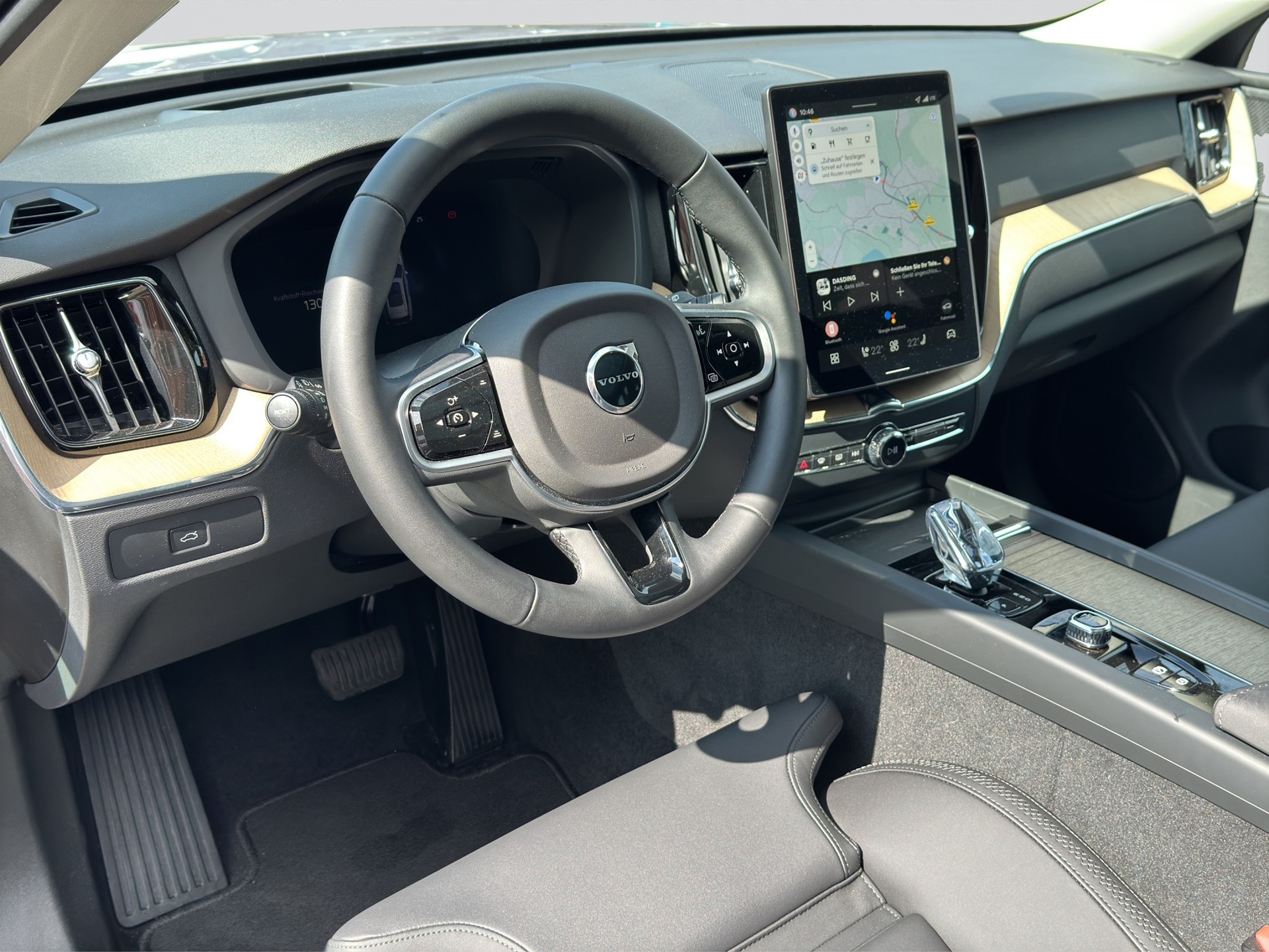 VOLVO XC60 B5 AWD Facelift Plus Dark Geartronic-image-6