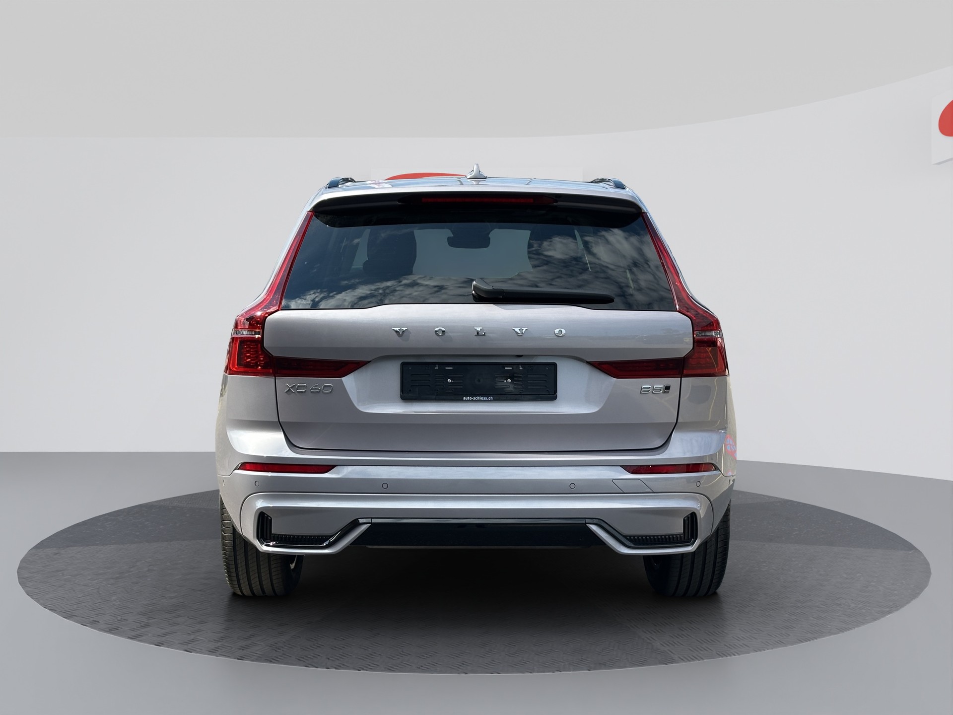 VOLVO XC60 B5 AWD Facelift Plus Dark Geartronic-image-3