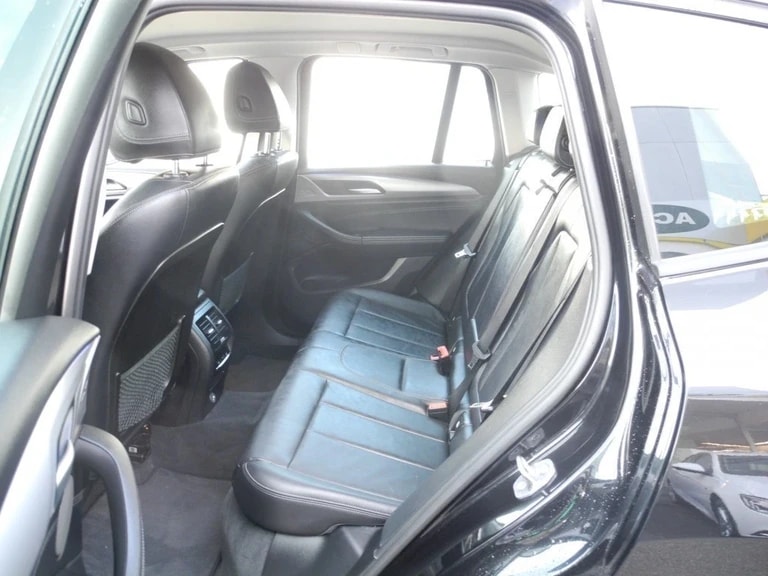 BMW X3 xDrive 20d Steptronic ** mit Voll-Leder Sitze ** Frisch ab MFK und Service **-image-10