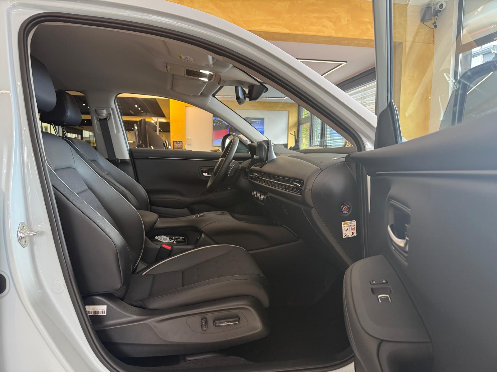 HONDA ZR-V 2.0i MMD Hybrid Sport Automatic-image-10