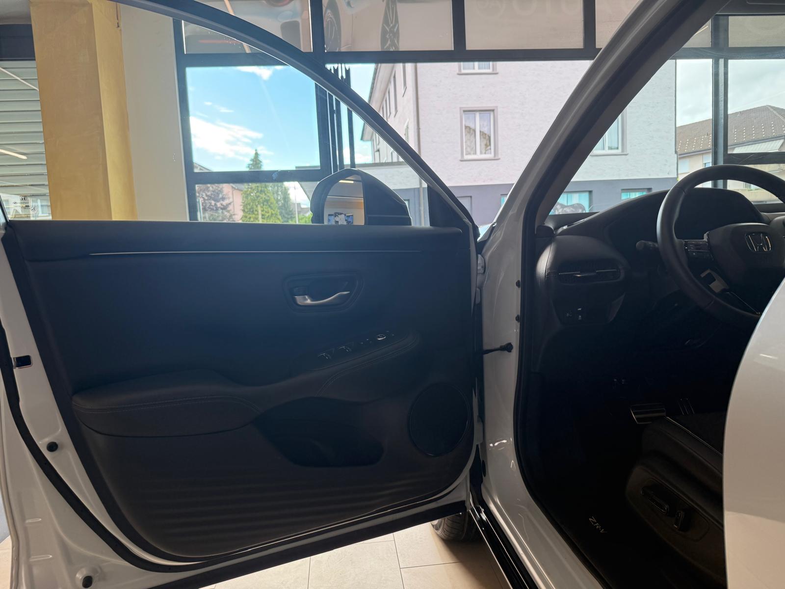 HONDA ZR-V 2.0i MMD Hybrid Sport Automatic-image-15