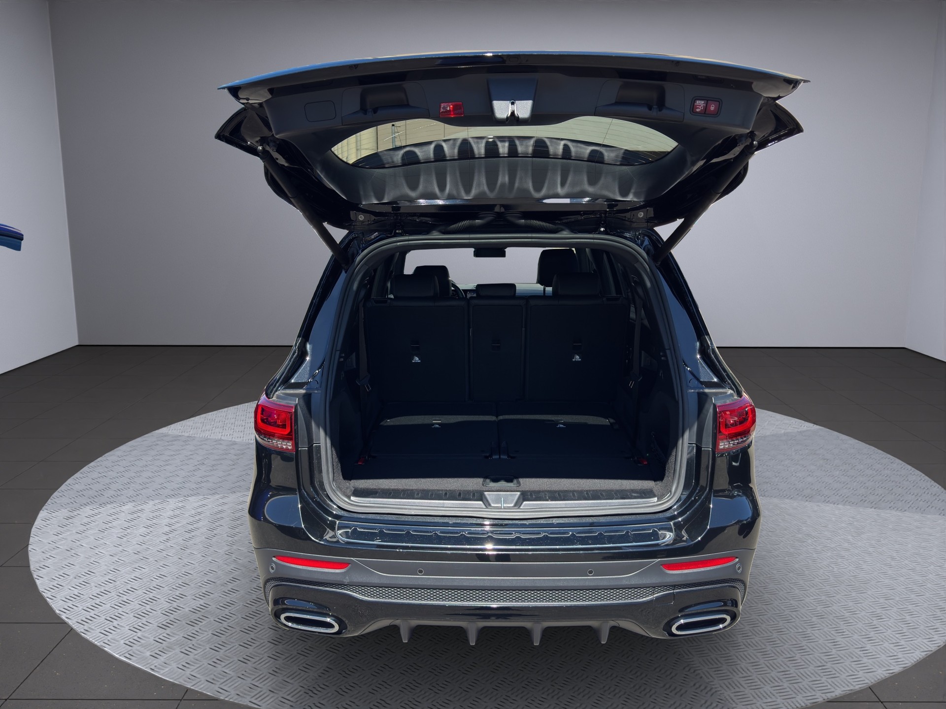 MERCEDES-BENZ GLB 200 AMG Line 7G-Tronic-image-16