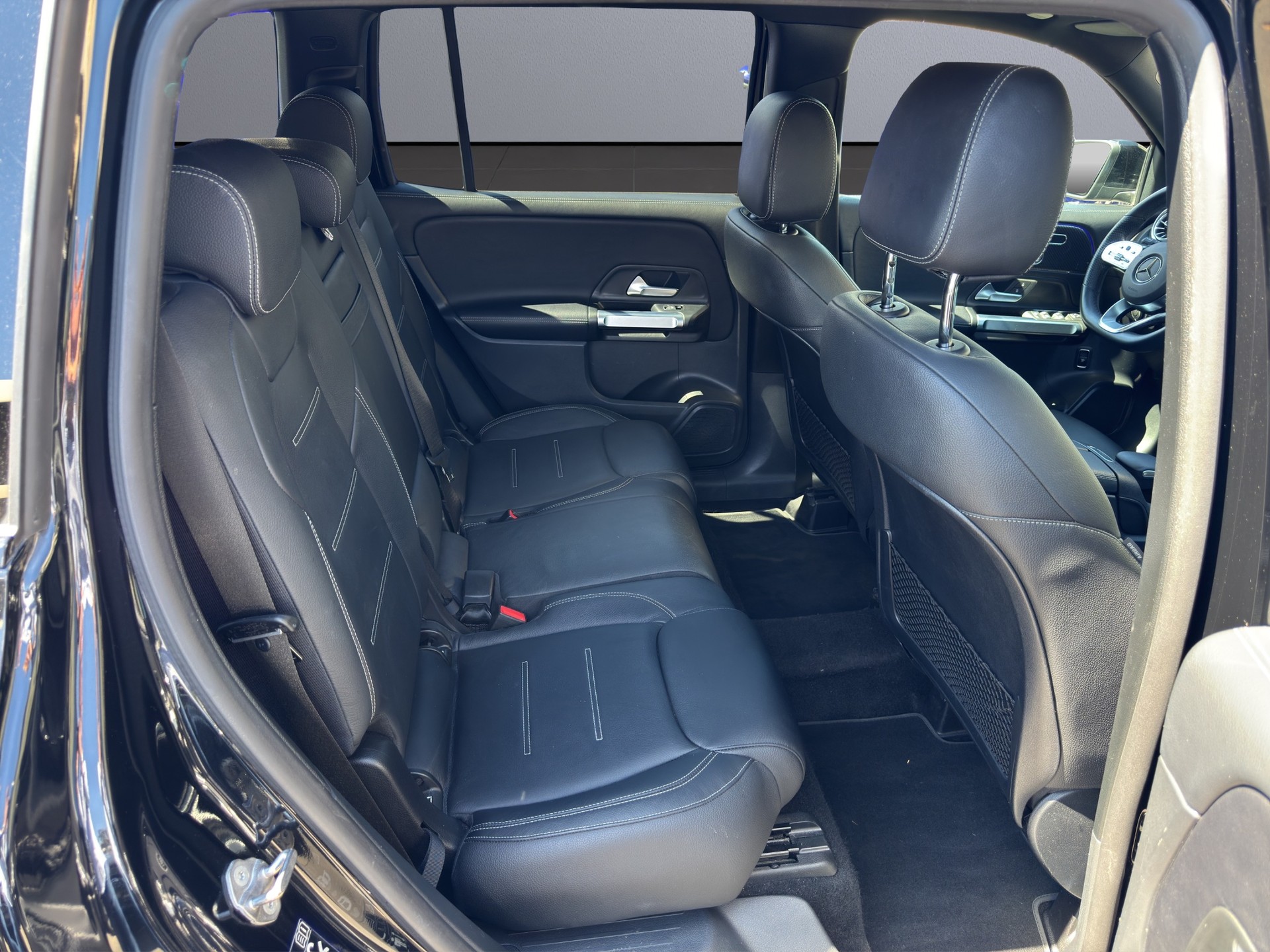 MERCEDES-BENZ GLB 200 AMG Line 7G-Tronic-image-15