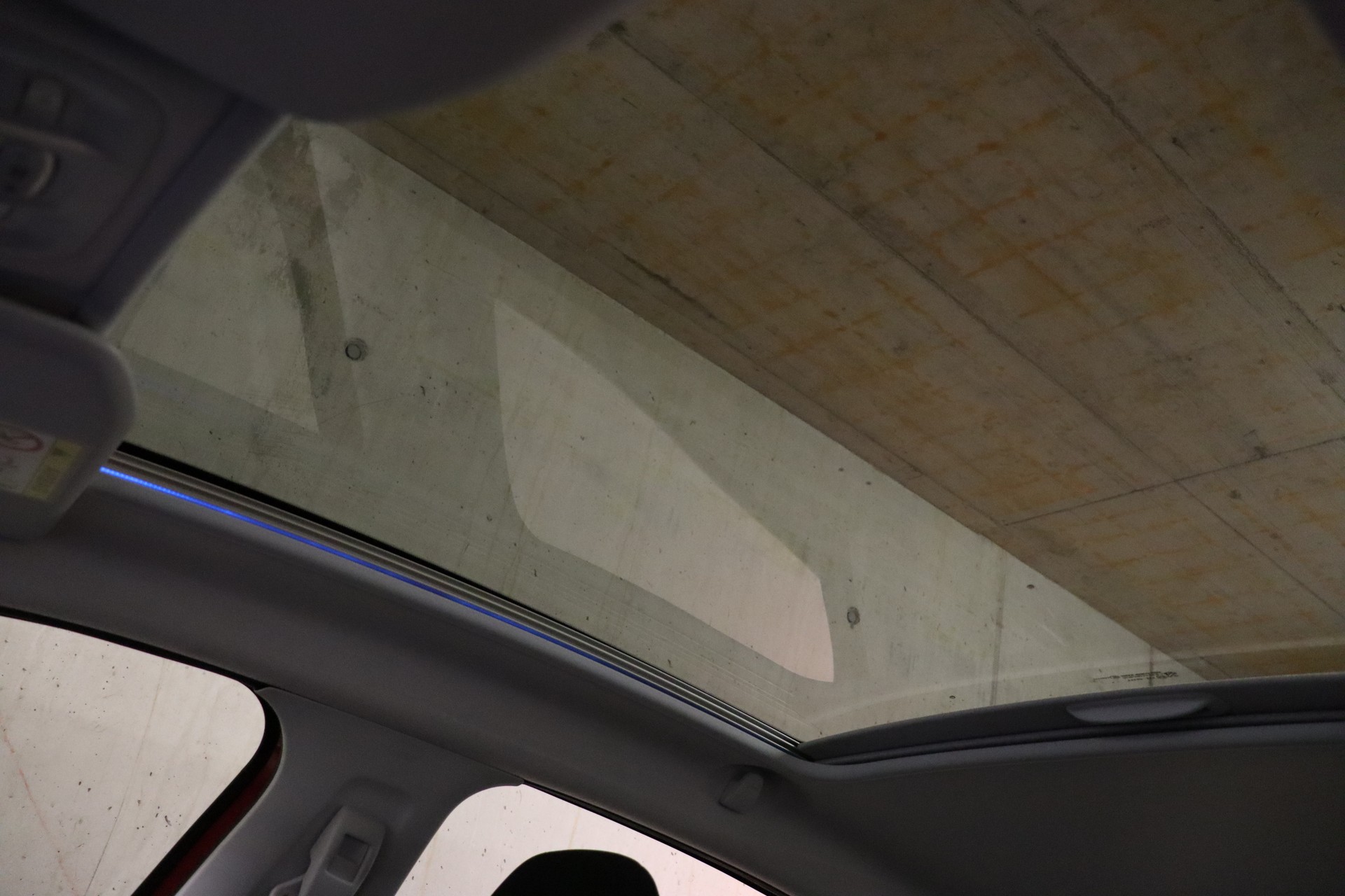 PEUGEOT 208 1.2 PureTech Allure-image-23