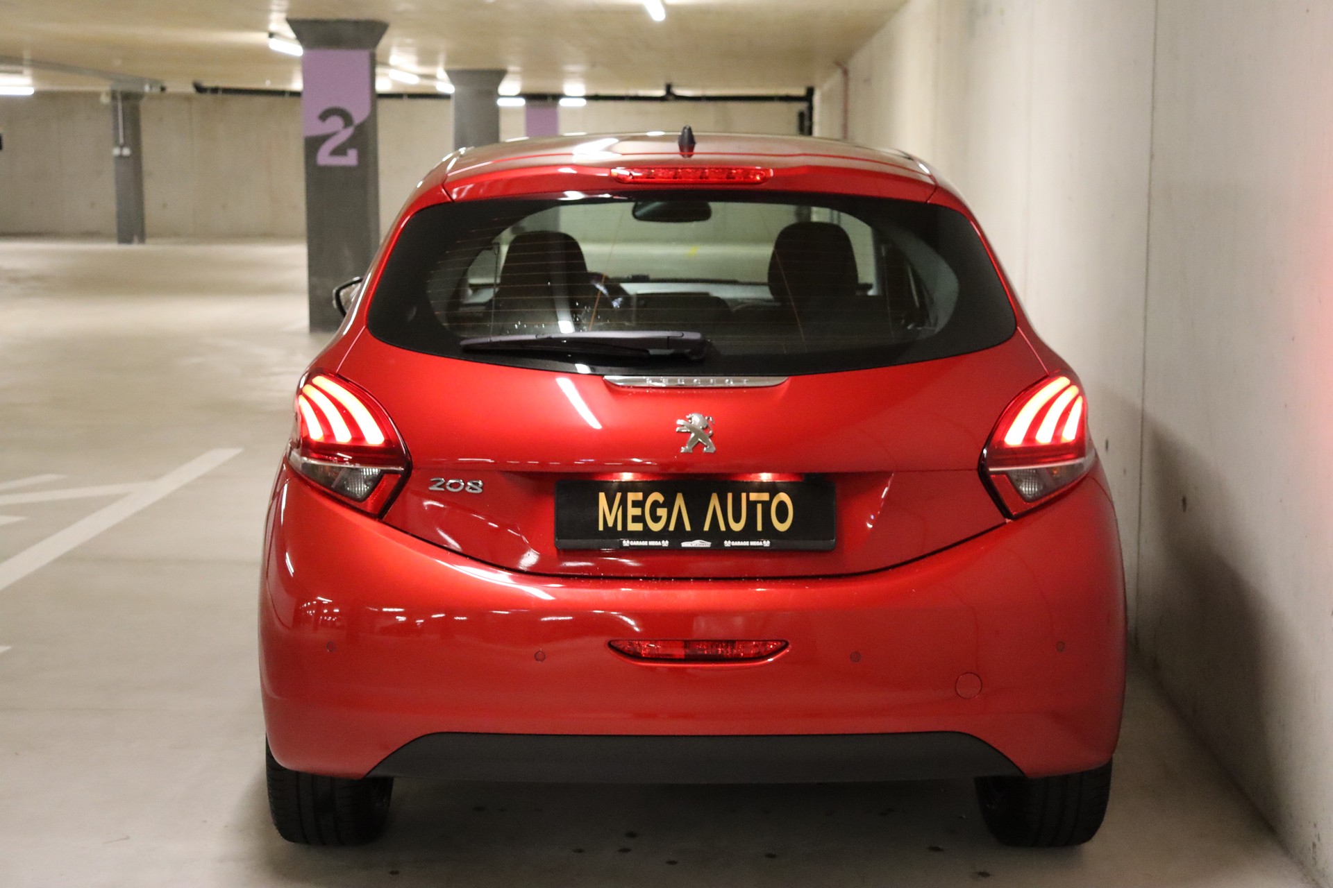 PEUGEOT 208 1.2 PureTech Allure-image-7