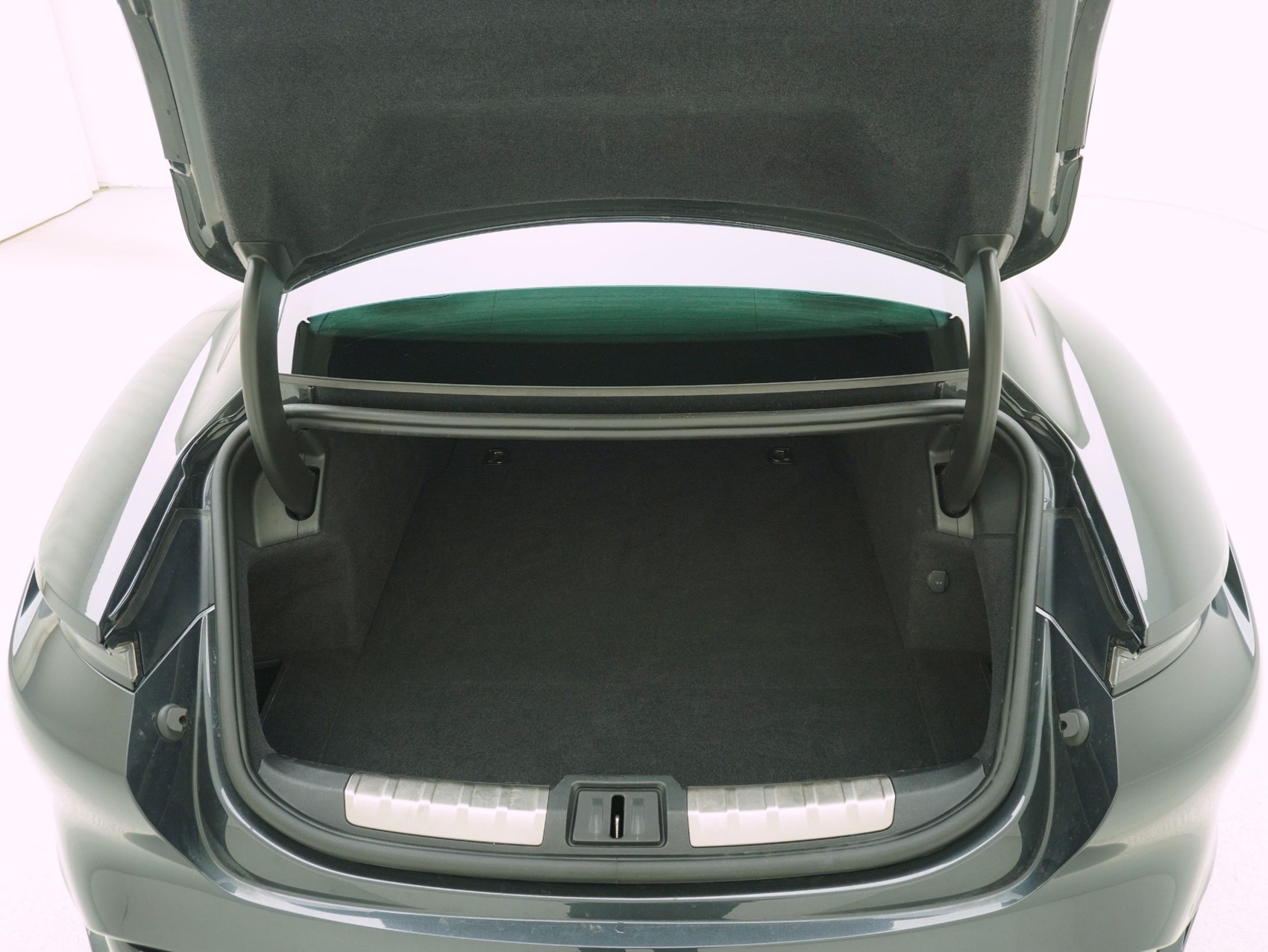 PORSCHE Taycan Turbo-image-13