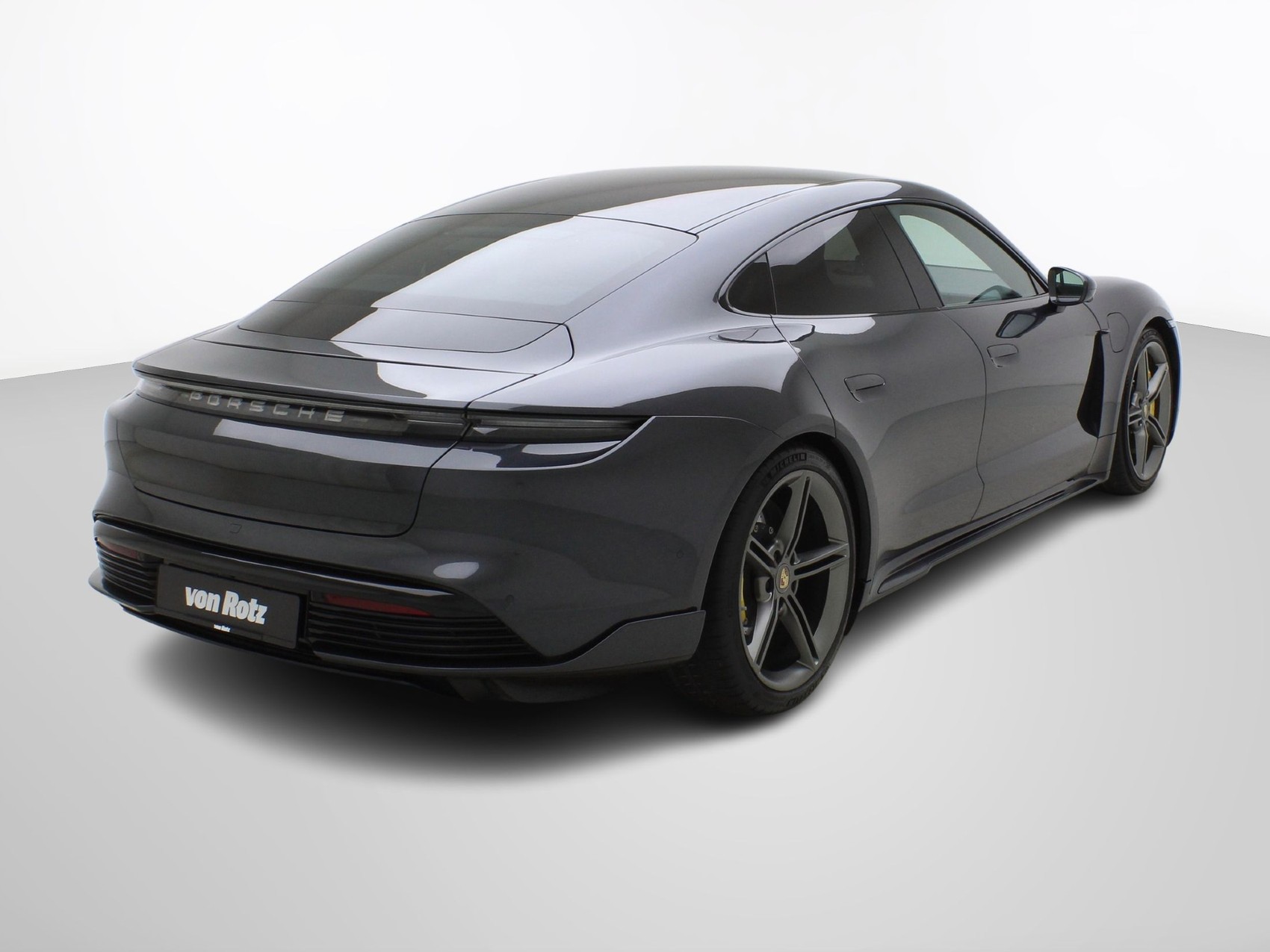 PORSCHE Taycan Turbo-image-4