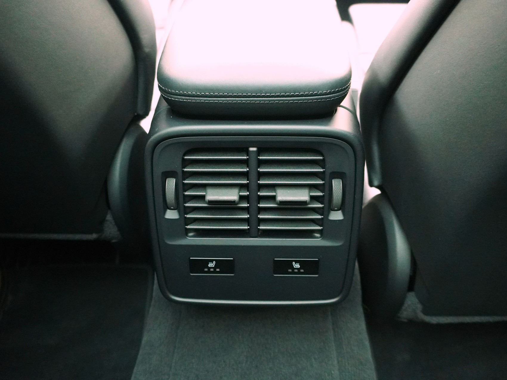 PORSCHE Taycan Turbo-image-12