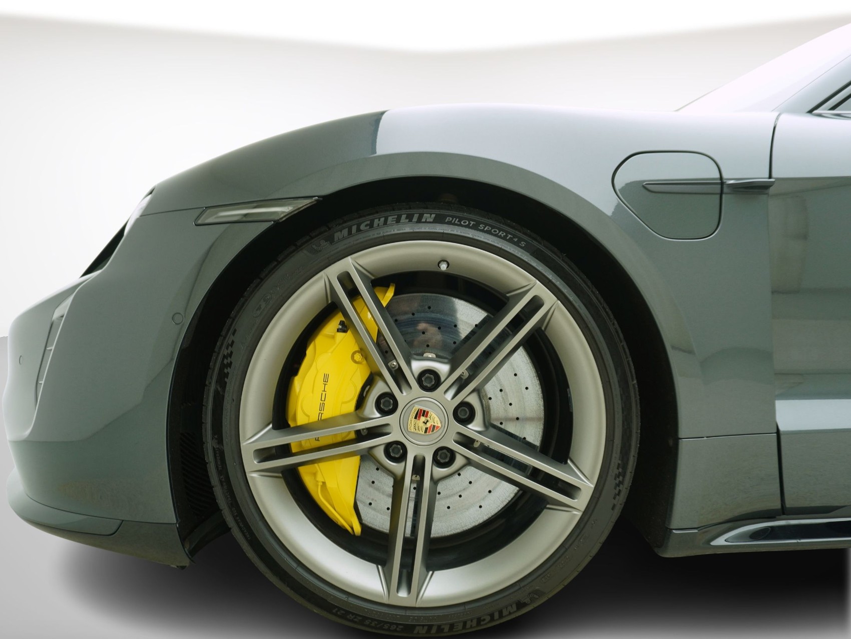 PORSCHE Taycan Turbo-image-6